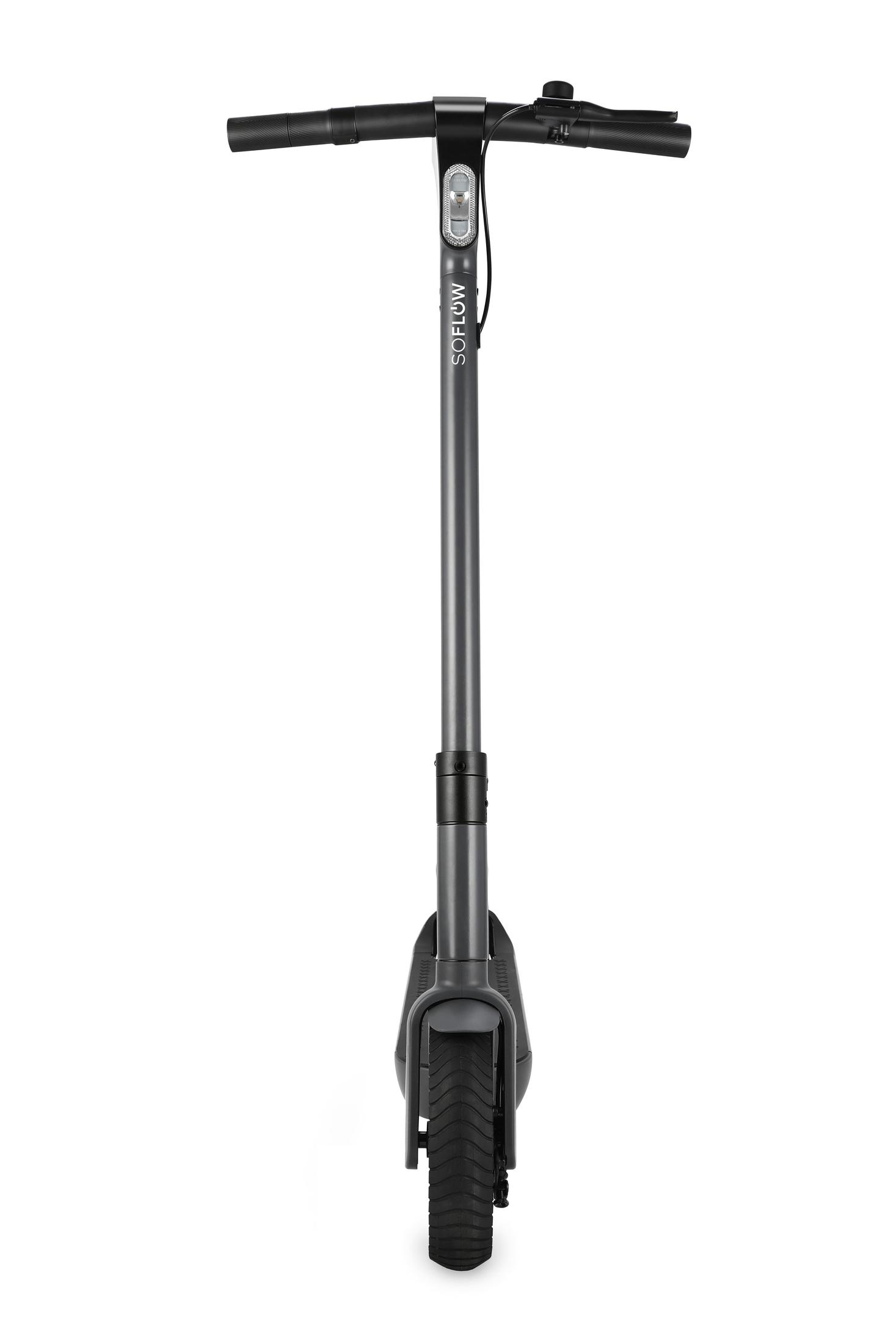 Grauer Elektroroller, aufrecht, mit schwarzem Lenker und Reifen, weißer Hintergrund.