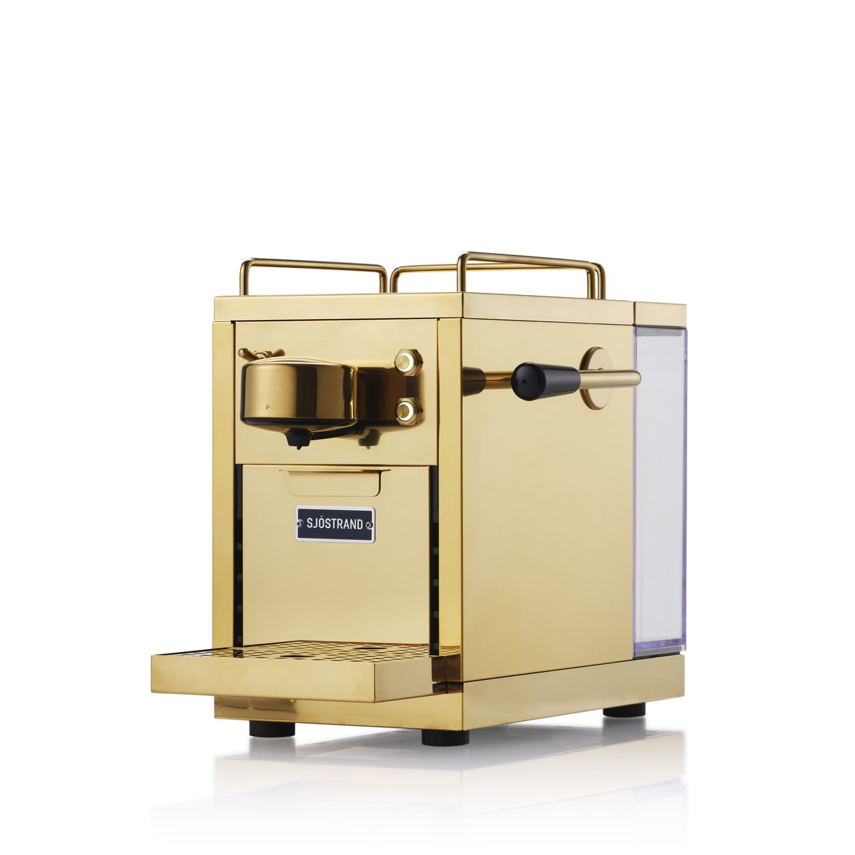 Goldene Espressomaschine mit Tablett, Wassertank und Sjöstrand-Logo.