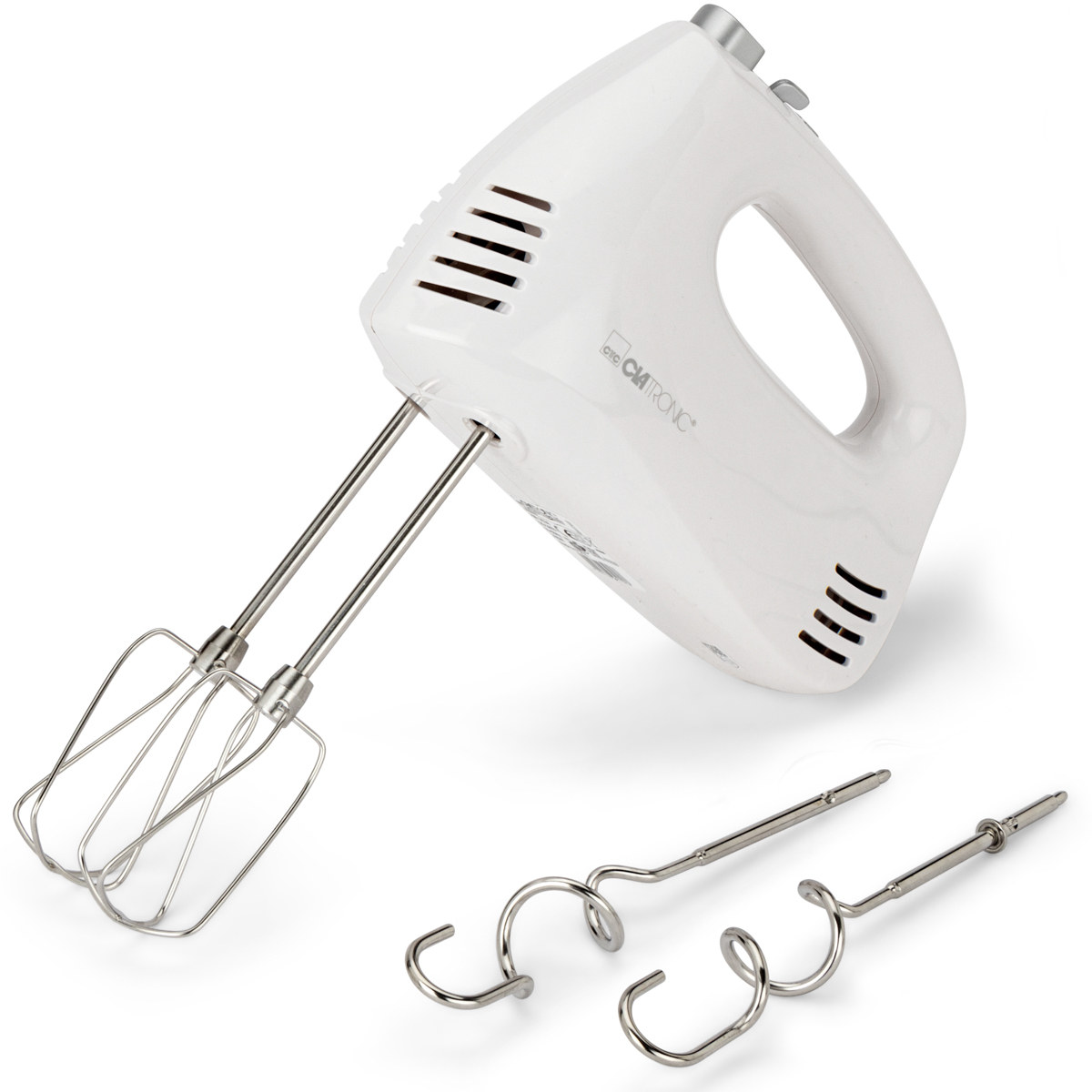 Biały mikser ręczny z trzepaczkami i dodatkowymi trzepaczkami.