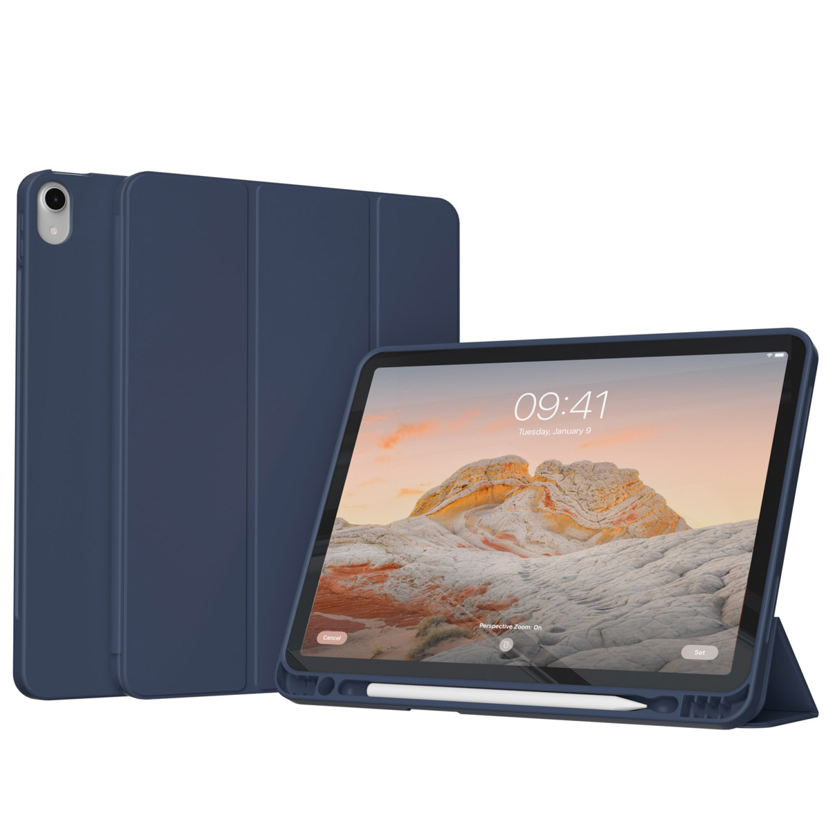 Donkerblauwe tablethoes met tablet erin. Het scherm toont een landschap. Een andere hoes ernaast.