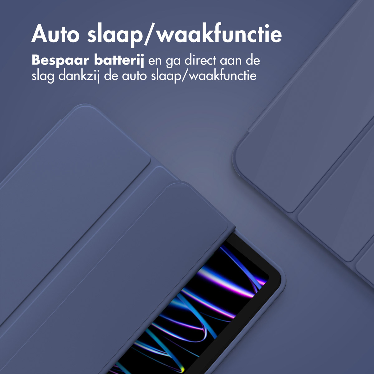 Twee blauwe tablethoezen worden getoond. Eén is open, de andere is gesloten.
