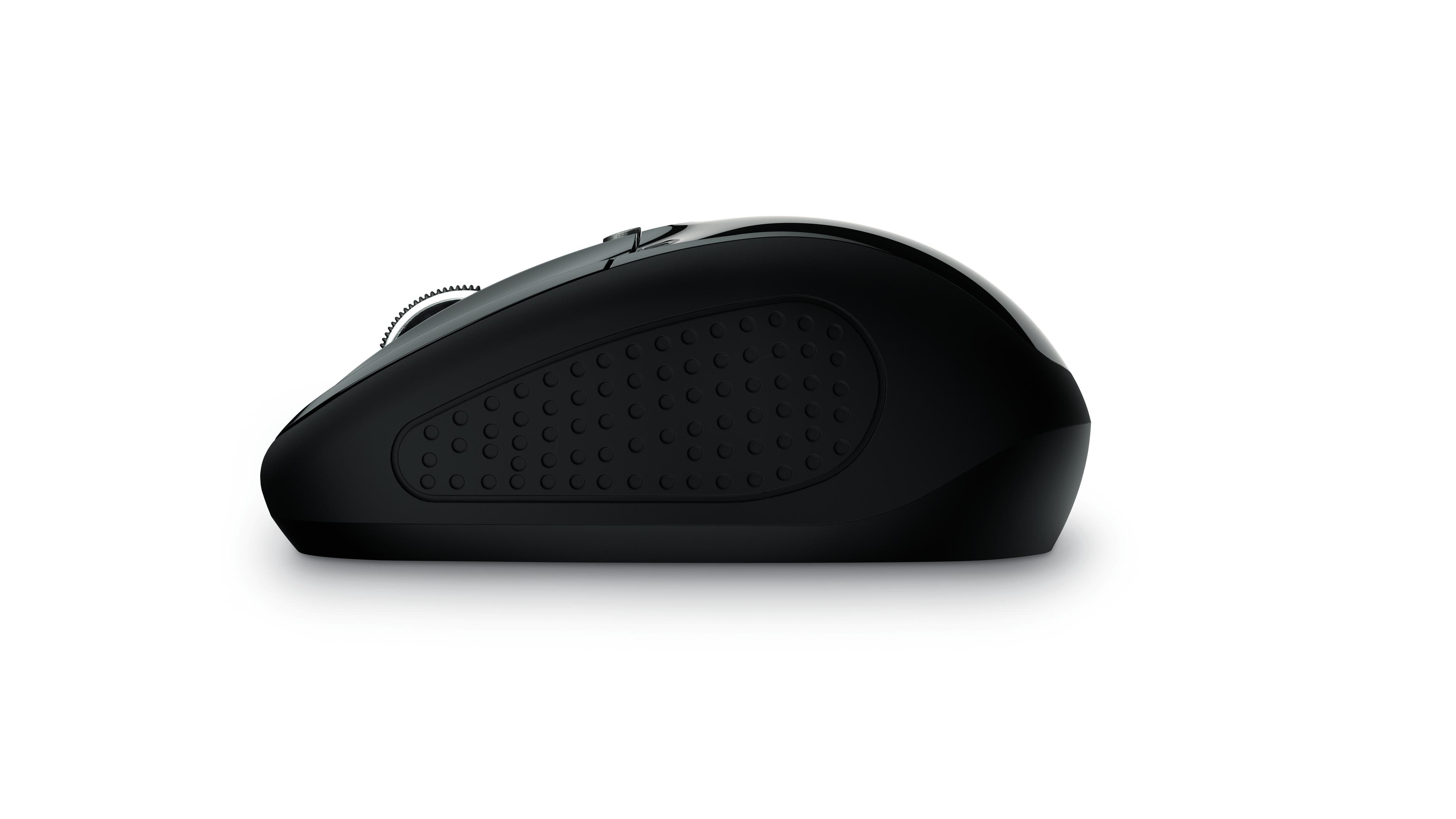 Eine schwarze Computermaus mit strukturierter Seite für den Griff, auf weißem Hintergrund.