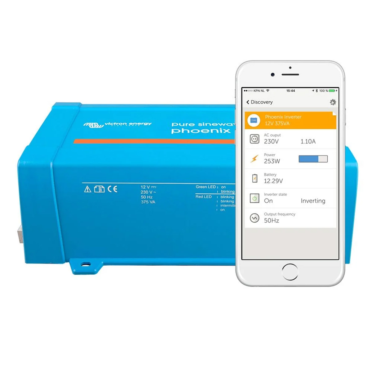 Un onduleur bleu Victron Energy à côté d'un smartphone affichant son application.