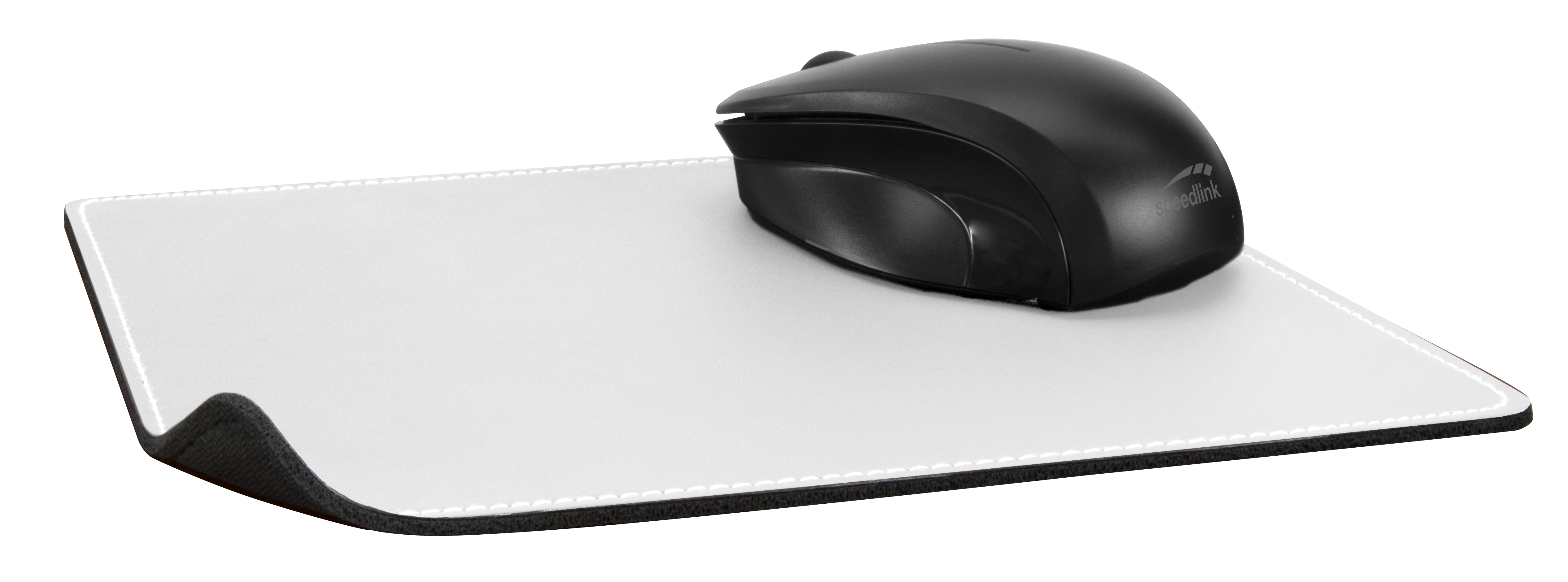 Zwarte computermuis op een witte muismat. Witte achtergrond.