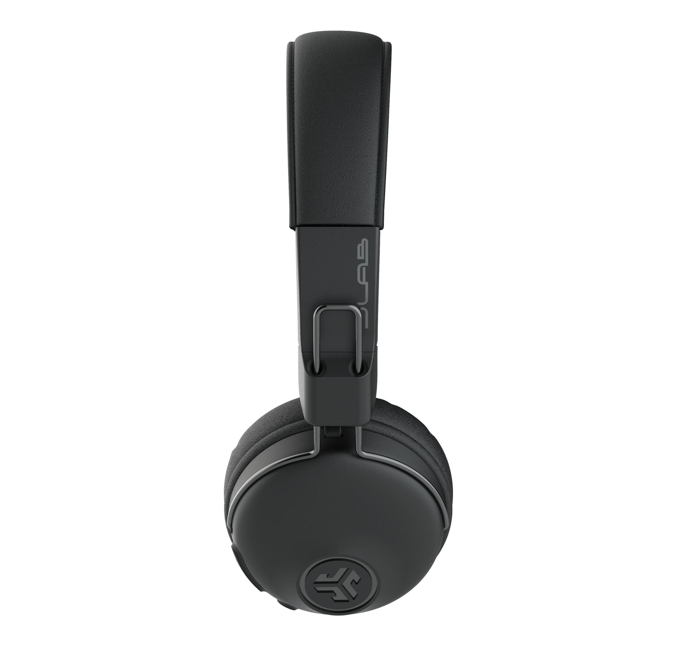 Auriculares negros, estilo over-ear, con diadema curvada y auriculares.