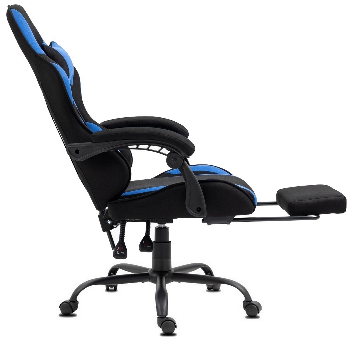 Ein schwarzer und blauer Gaming-Stuhl im Profil mit ausgeklappter Fußstütze.