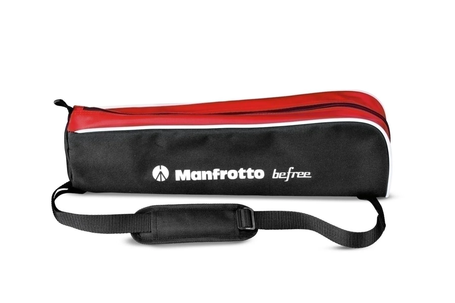 Una bolsa de trípode Manfrotto befree negra y roja con correa para el hombro sobre fondo blanco.