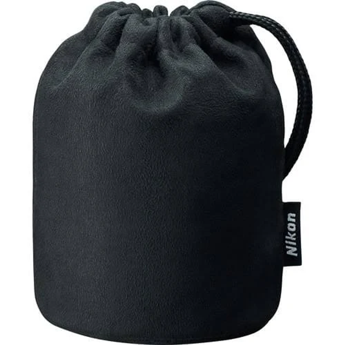 Una bolsa negra para lentes Nikon con una etiqueta Nikon colgando.