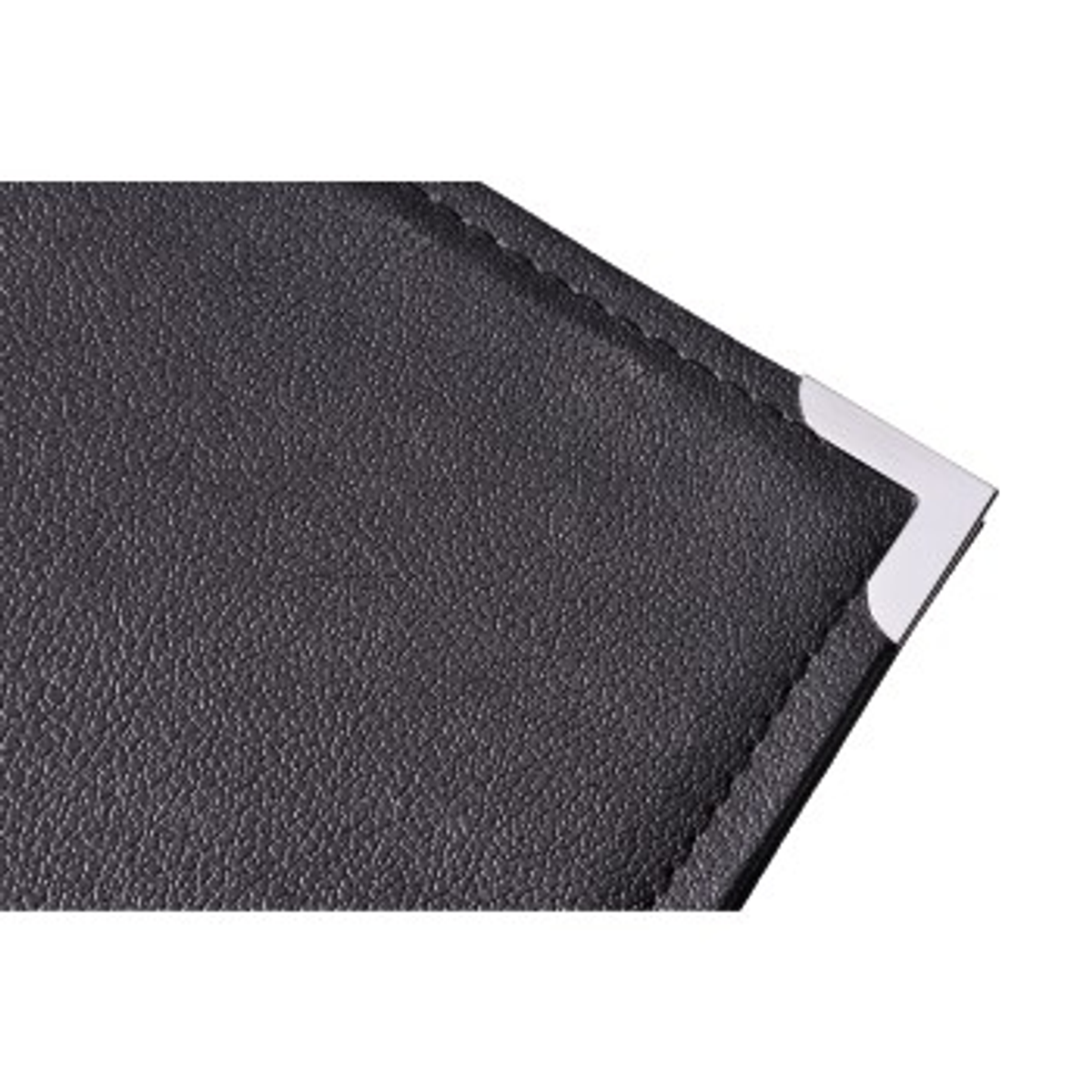 Czarny materiał skóropodobny. Narożnik z metalowym wzmocnieniem. Białe tło.