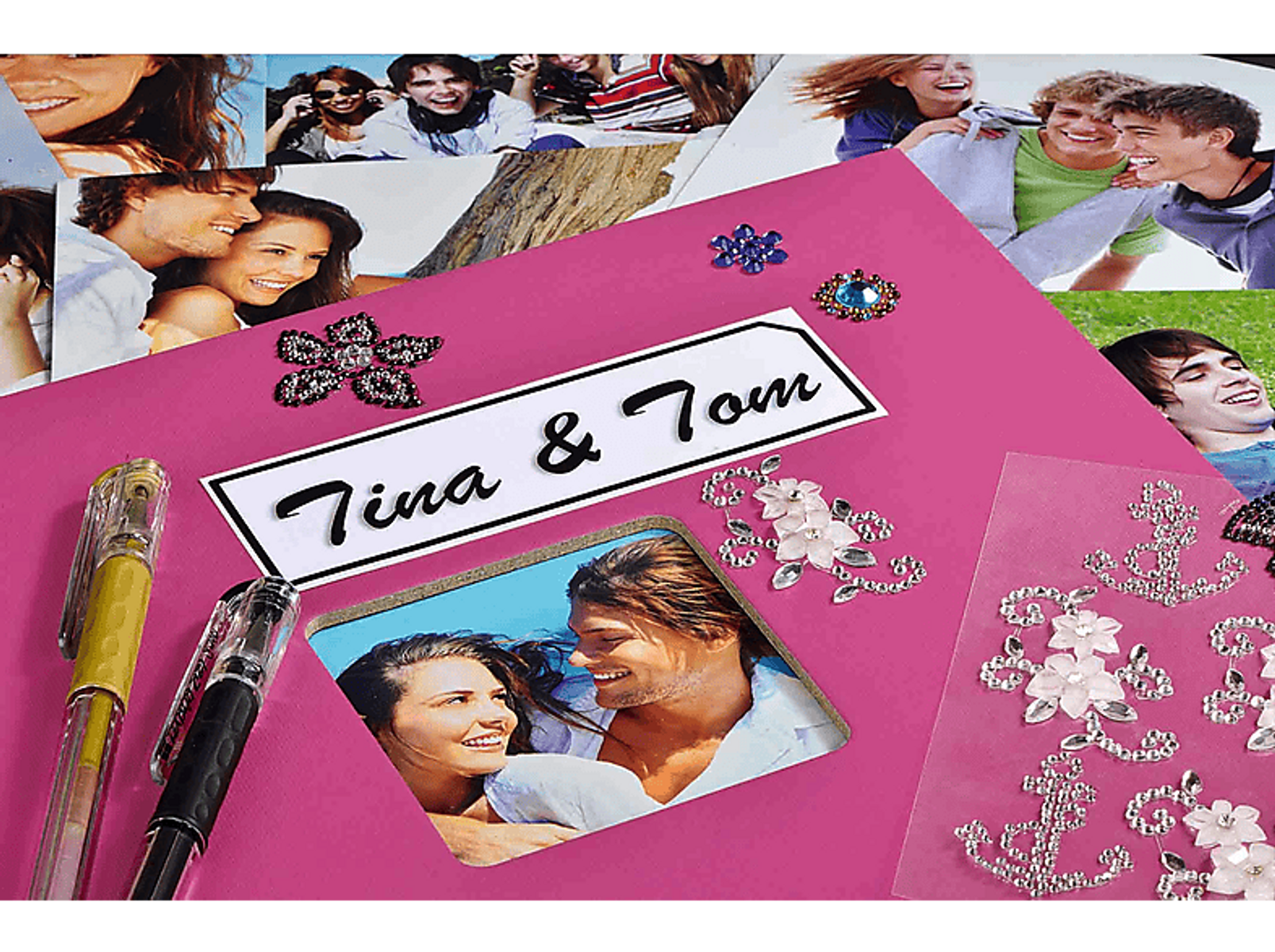 Album ze zdjęciami, naklejkami i długopisami.