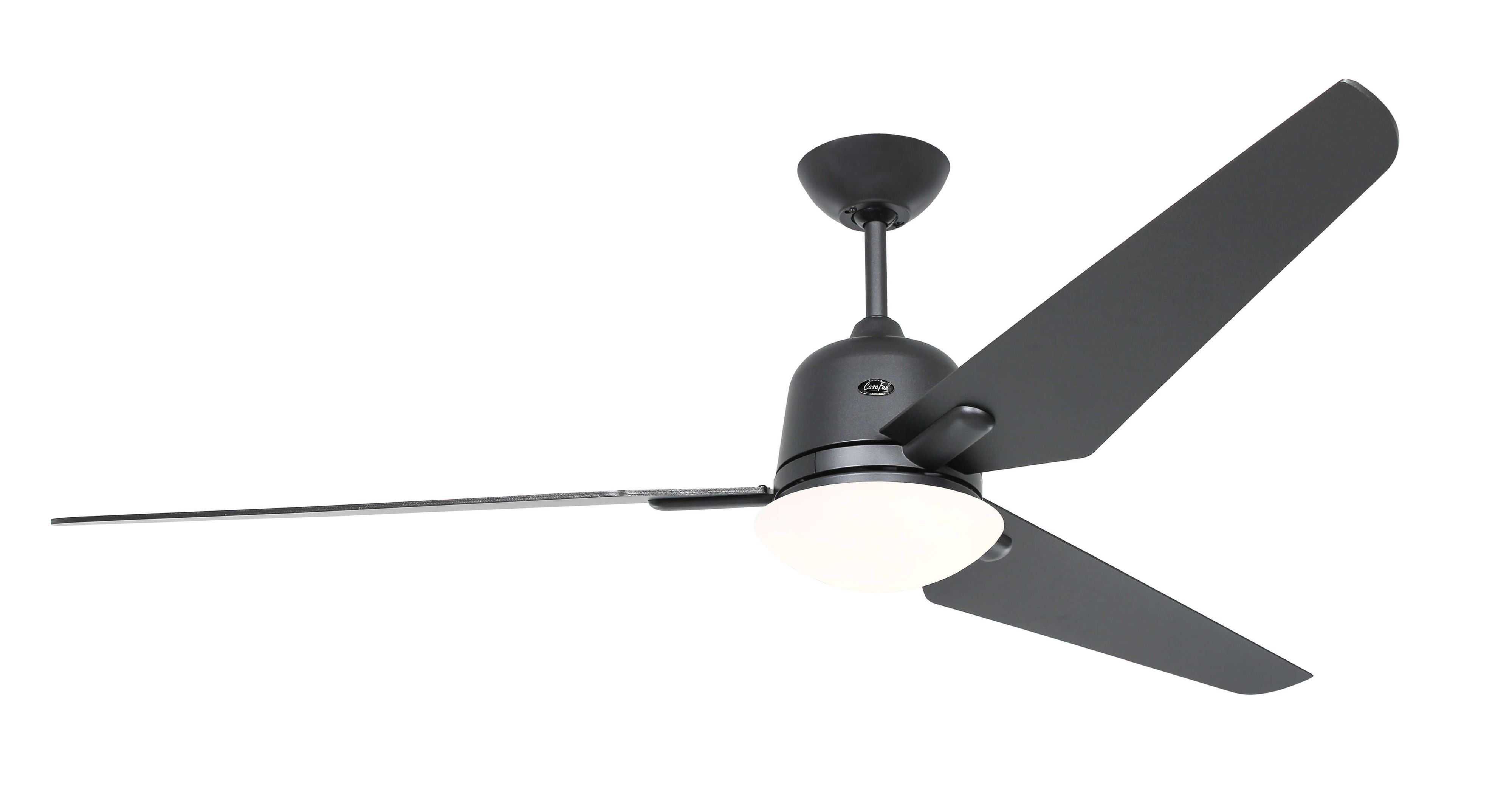 Ein dunkler Deckenventilator mit drei Flügeln und einer zentralen Leuchte.