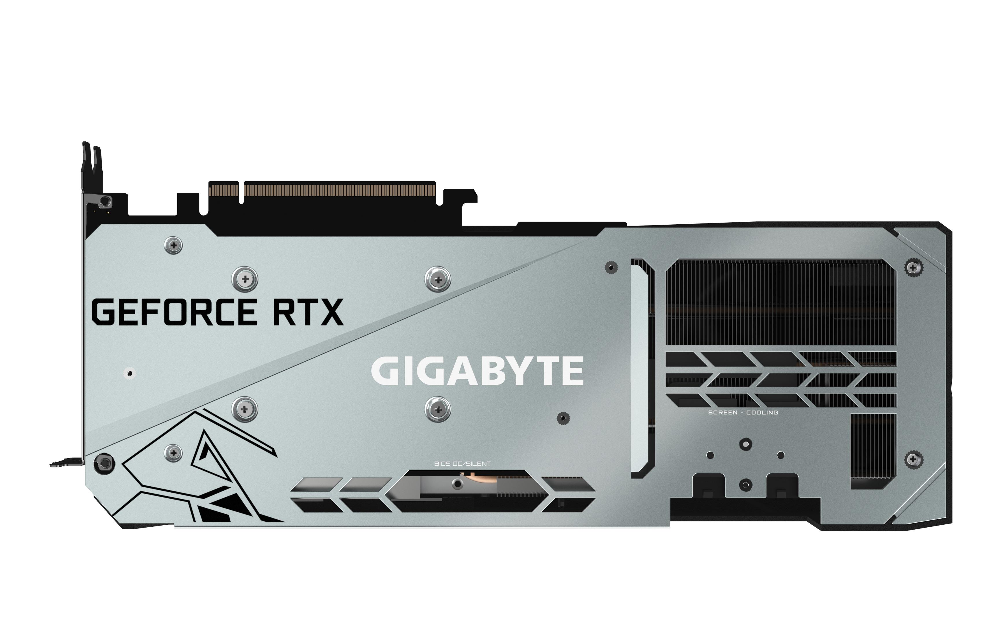 Parte trasera de una tarjeta gráfica con los logotipos GeForce RTX y Gigabyte.
