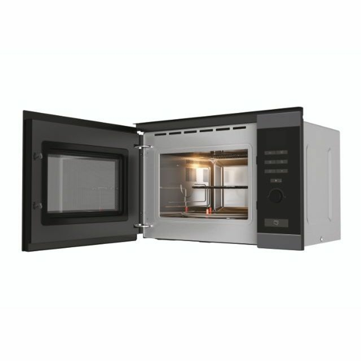 Microondas con la puerta abierta. El interior está iluminado. Fondo blanco.