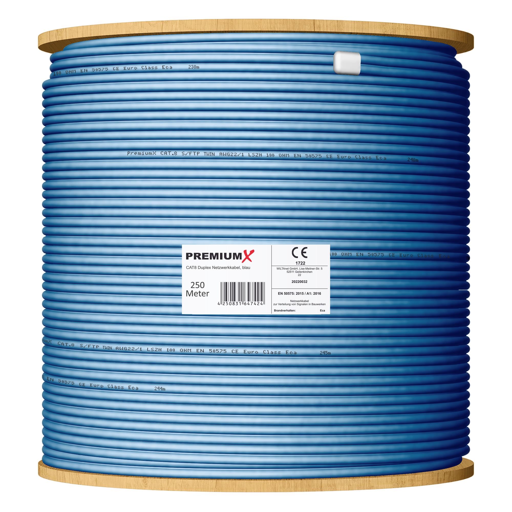 Eine große Spule mit blauem Netzwerkkabel mit einem Etikett mit Spezifikationen und Branding.