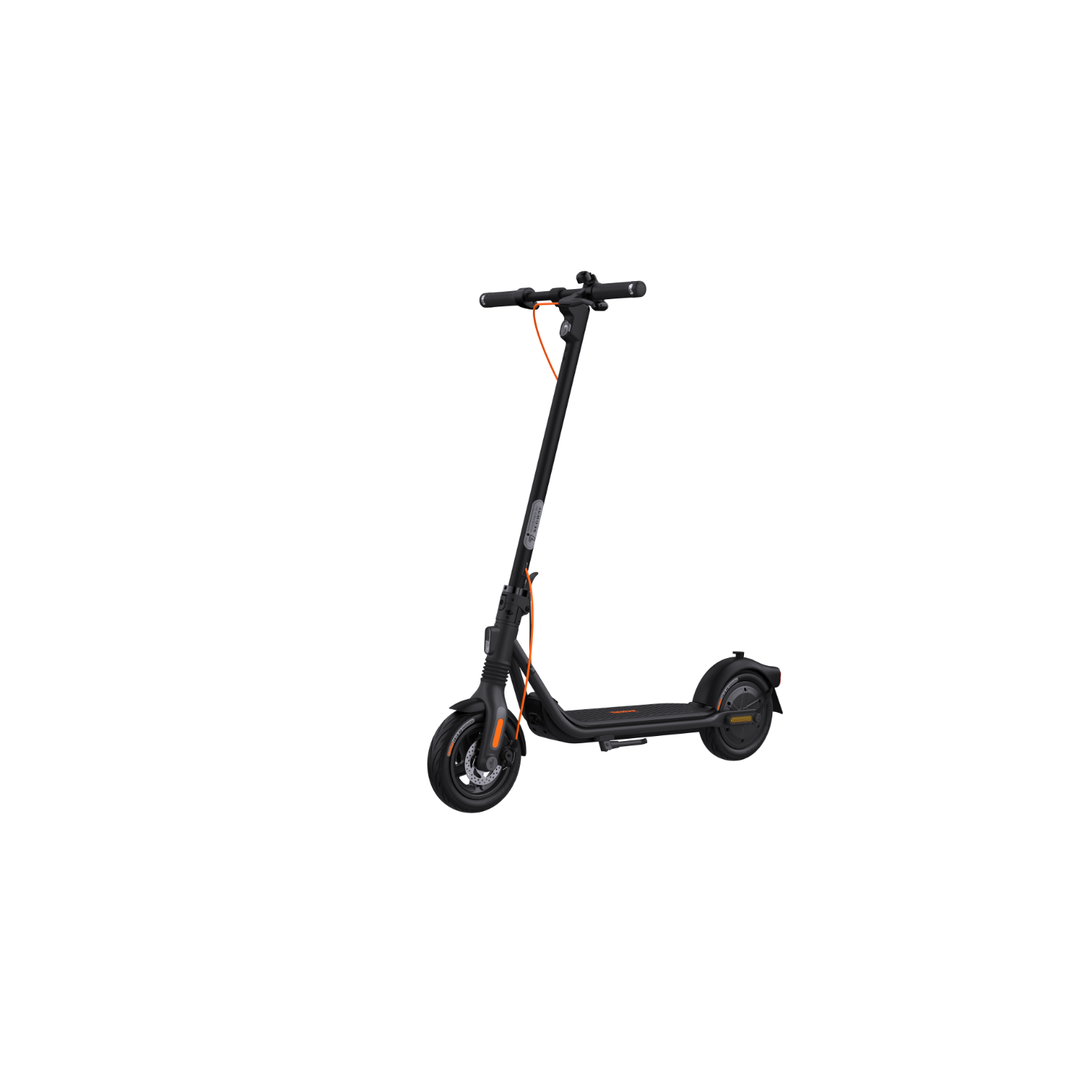 Schwarzer Elektroroller mit orangefarbenen Akzenten auf schwarzem Hintergrund.