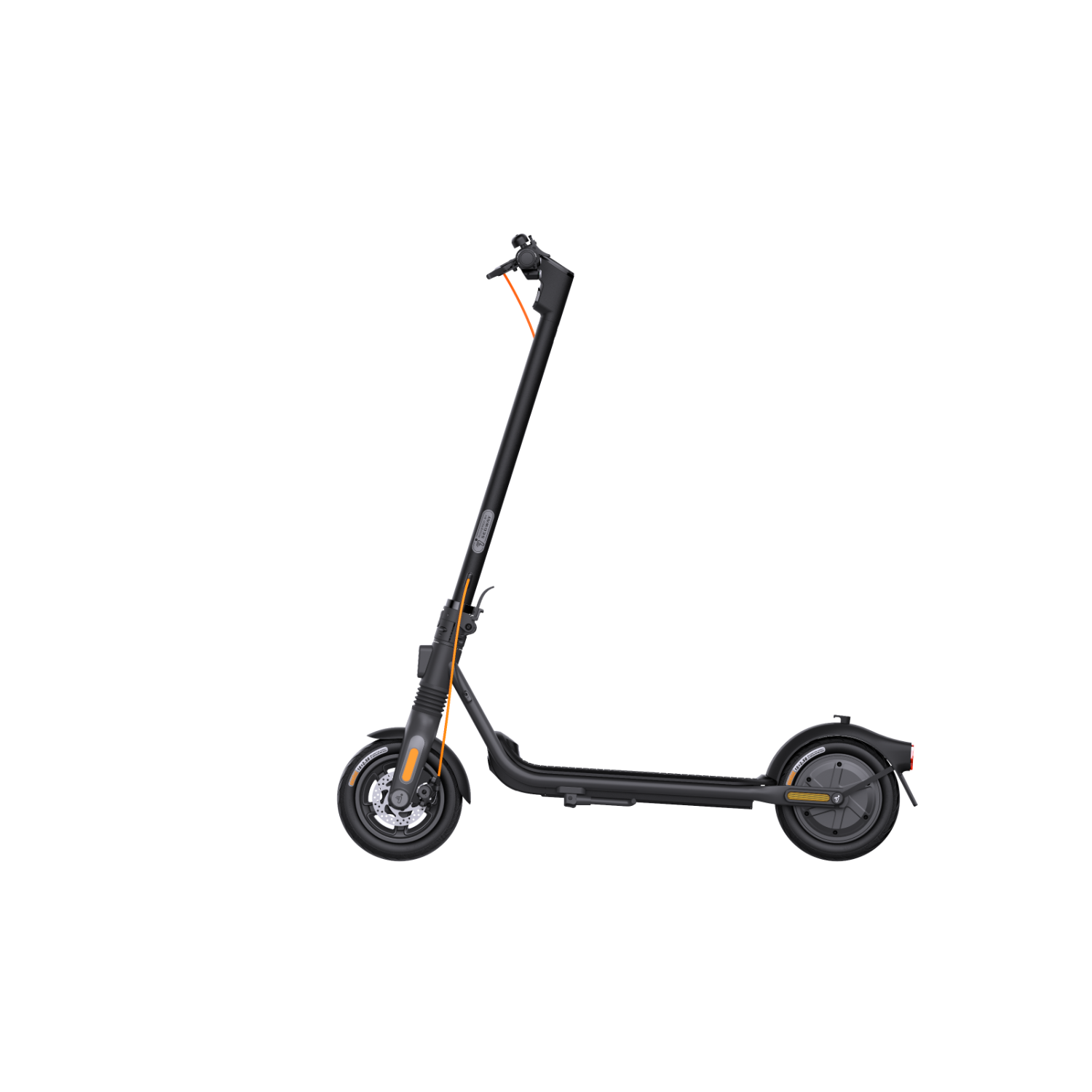 Schwarzer Elektroroller mit orangefarbenen Akzenten, vor einem schwarzen Hintergrund.