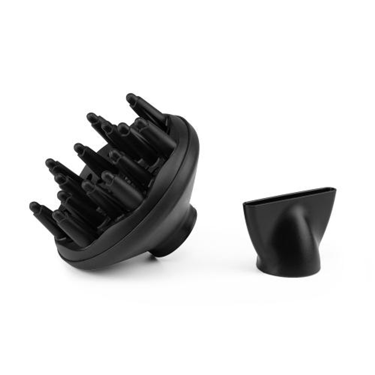 Czarne nasadki do suszarki do włosów. Jedna to dyfuzor, druga to dysza koncentrująca.