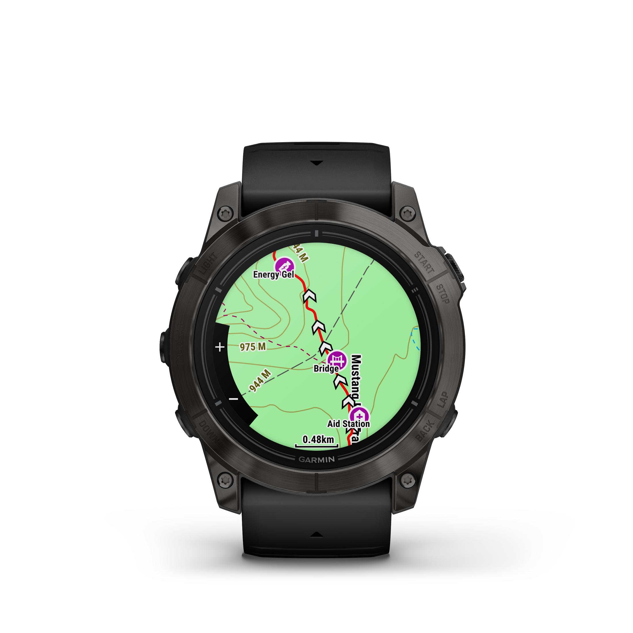 Czarny smartwatch Garmin wyświetlający mapę z zielonym tłem.