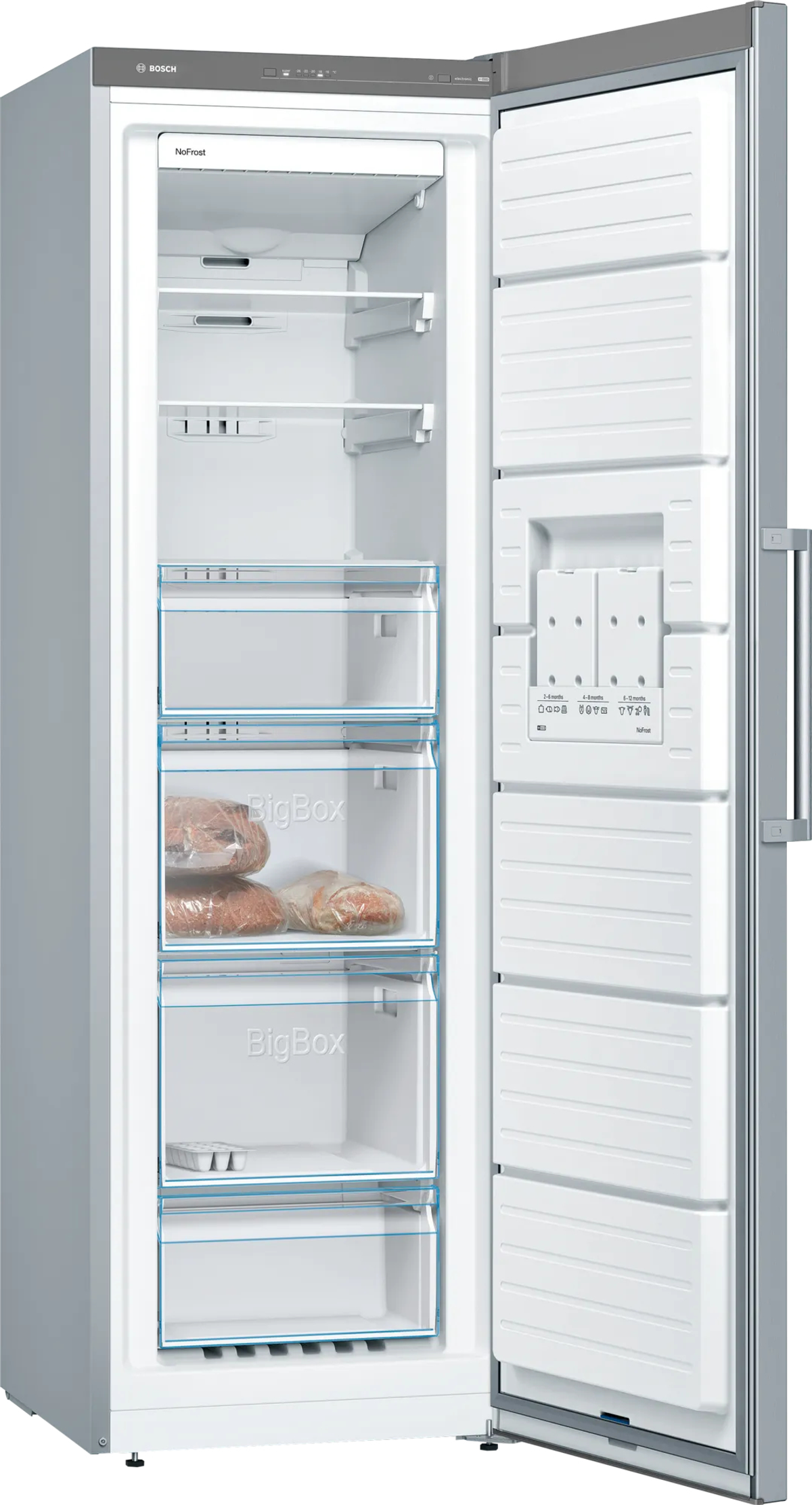 Refrigerador plateado abierto, interior con estantes y cajones, con alimentos congelados.