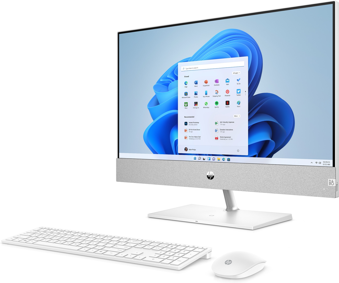 Biały ekran komputera, klawiatura i mysz. Ekran wyświetla interfejs systemu Windows.