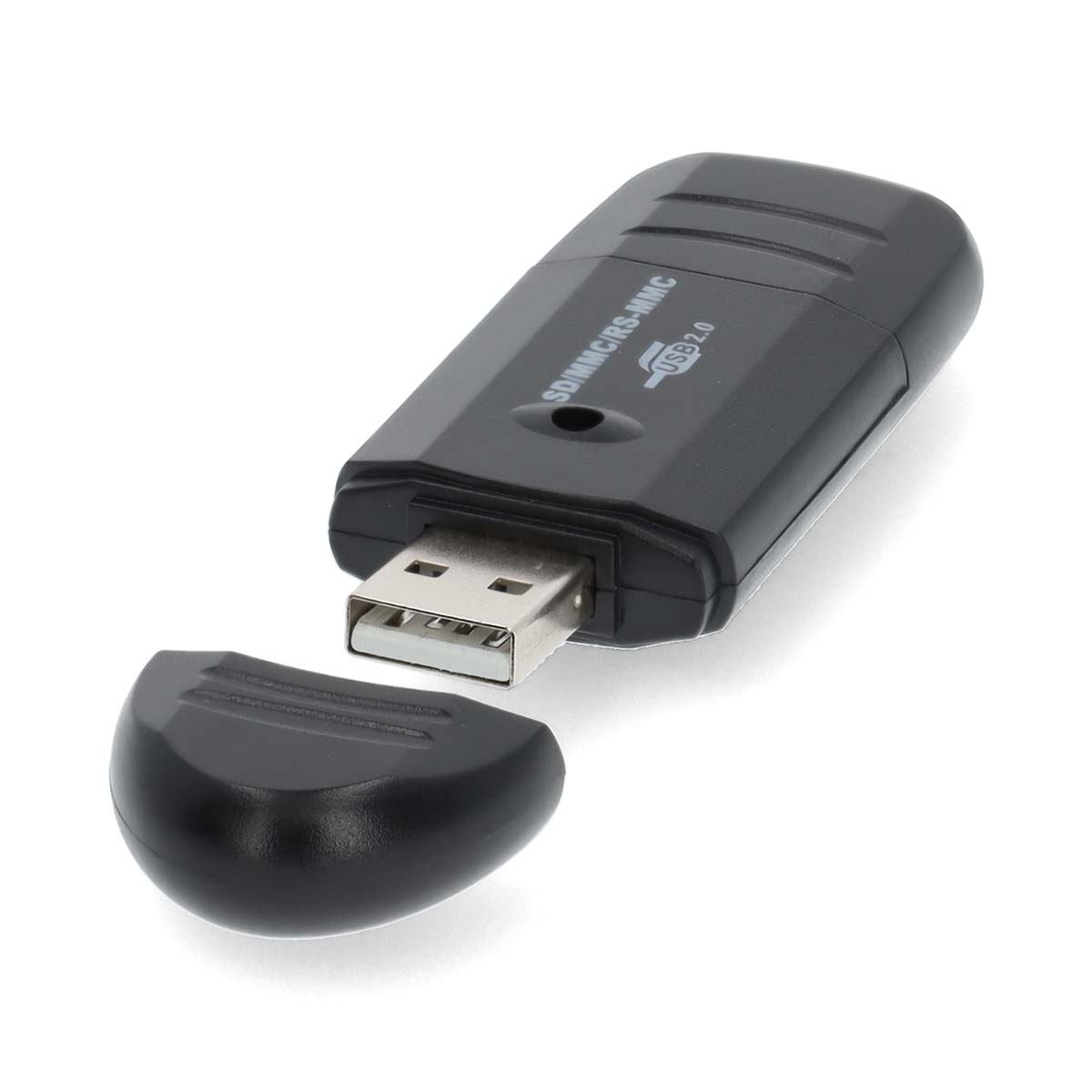 Schwarzer USB-Kartenleser mit abgenommenem Deckel. USB 2.0 Logo sichtbar.