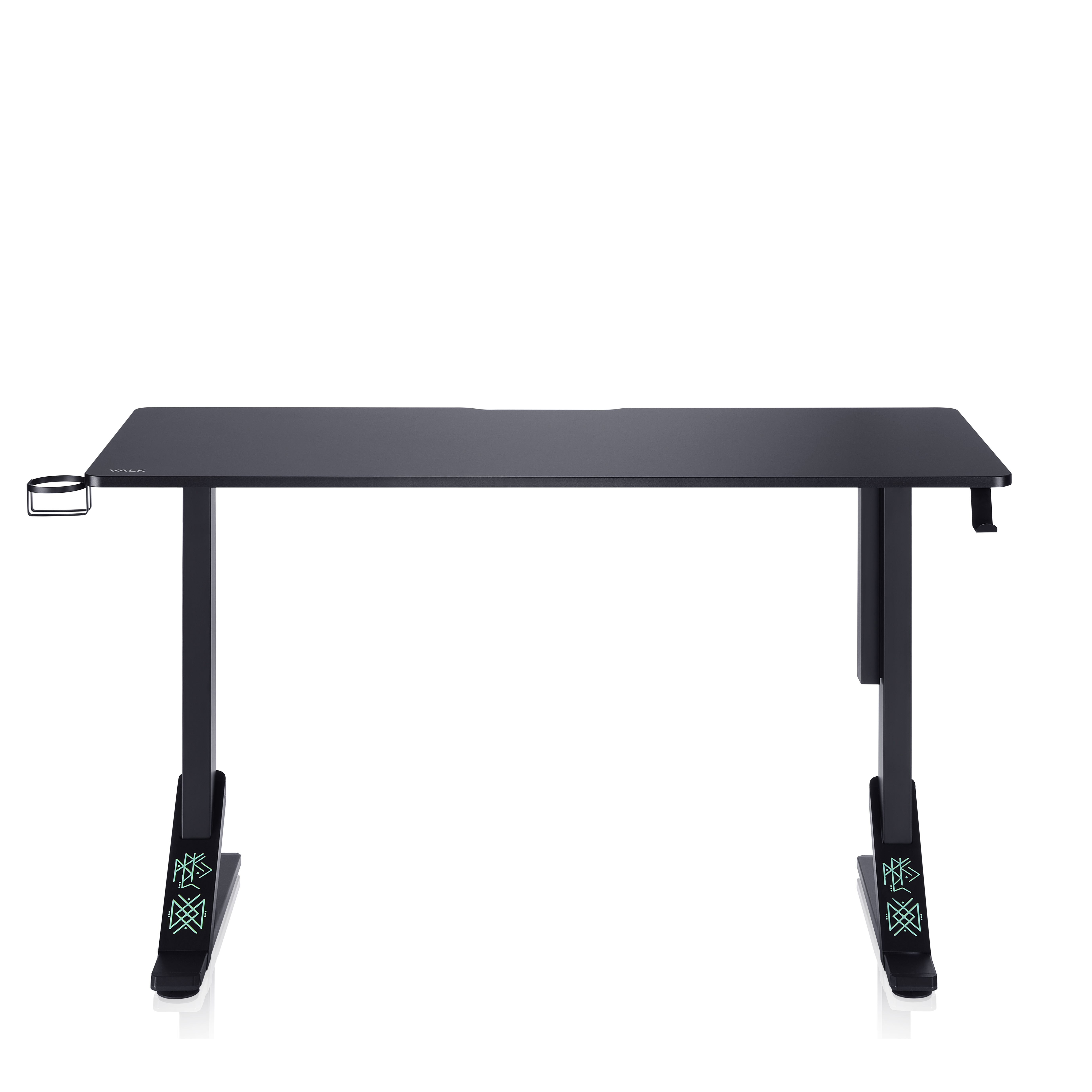 Escritorio gaming negro con portavasos y gancho lateral. Detalles de luz verde en las patas.