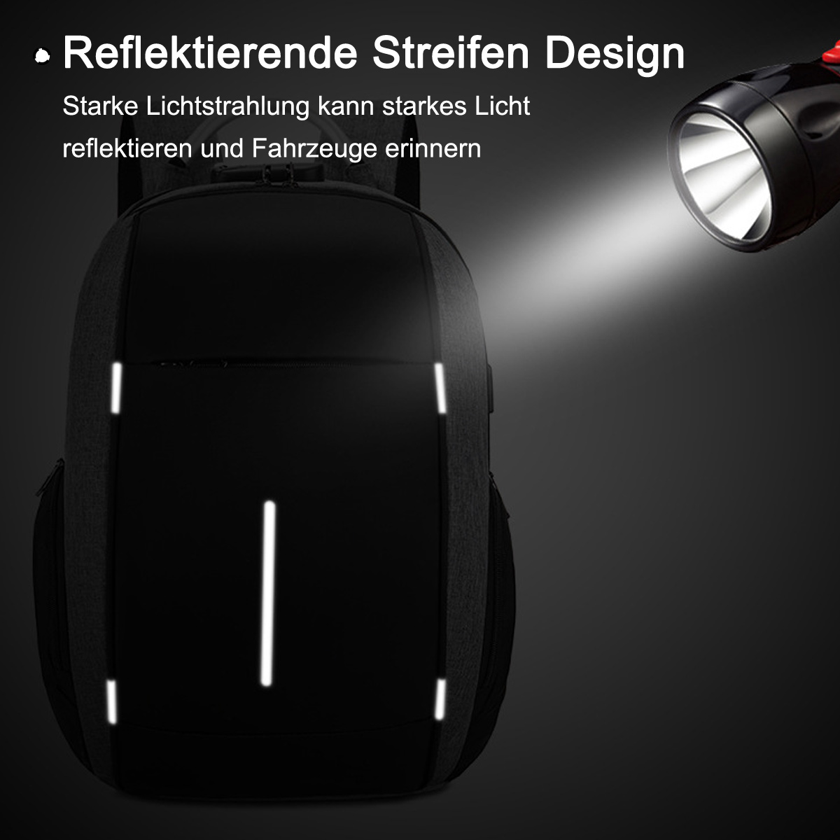 Schwarzer Rucksack mit reflektierenden Streifen, im Dunkeln mit Taschenlampe beleuchtet.