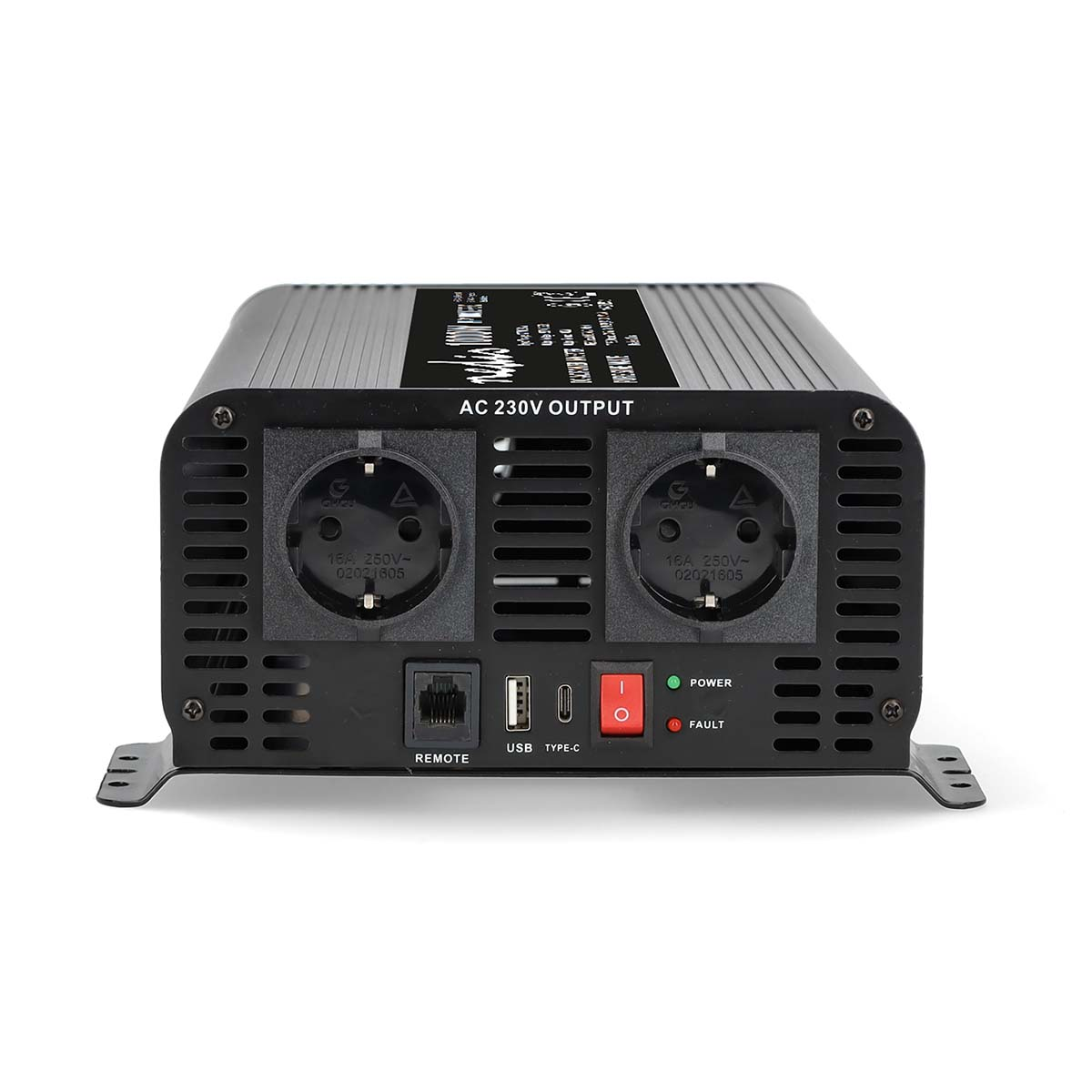 Zwarte AC 230V uitgangsinverter. Voorzien van stroom- en foutindicatoren, USB- en type C-poorten en een externe poort.