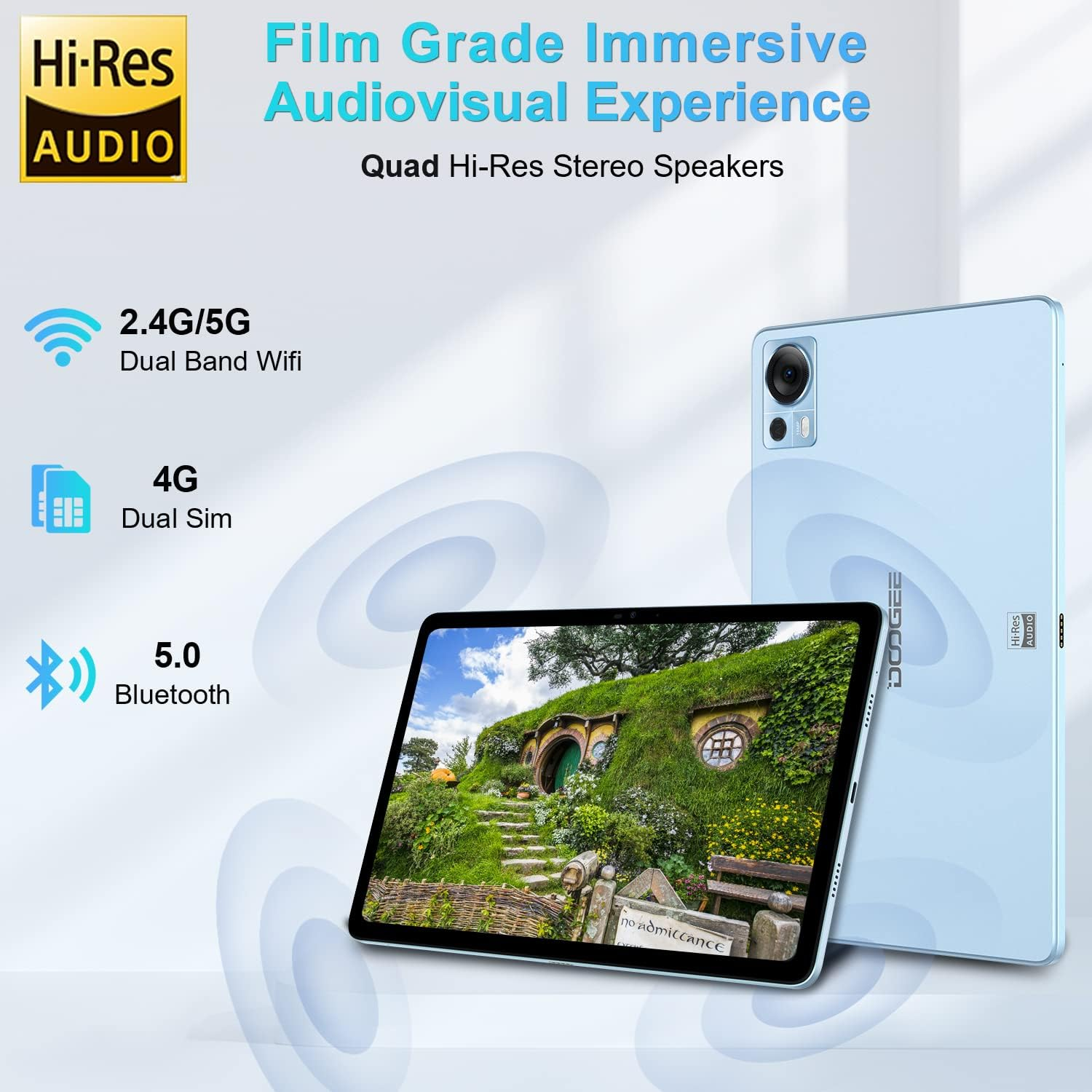 Tablet con una scena de Lo Hobbit sullo schermo, con loghi. Custodia blu. Sfondo bianco.
