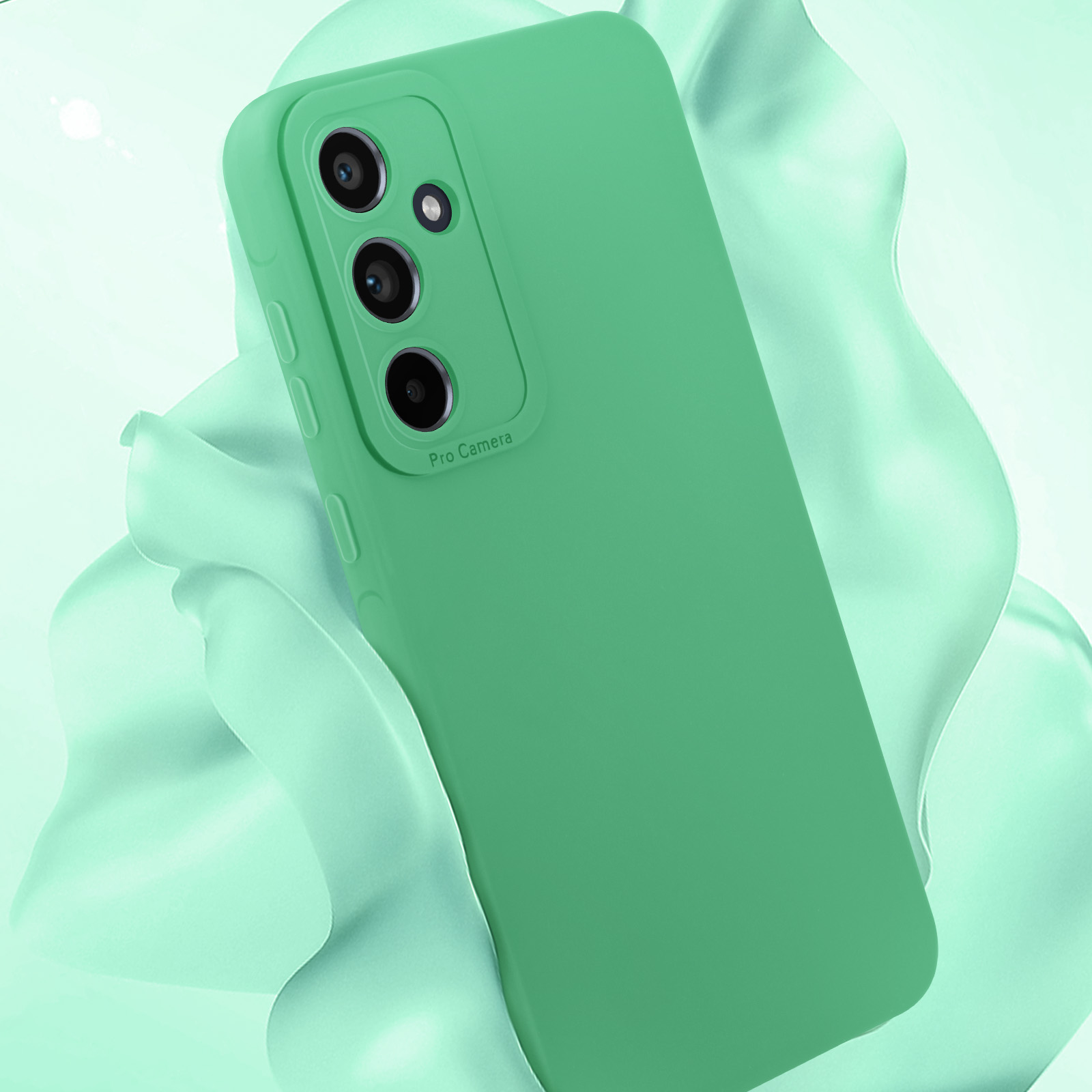 Custodia per telefono verde con obiettivi a tripla fotocamera e testo 'Pro Camera', su sfondo chiaro.