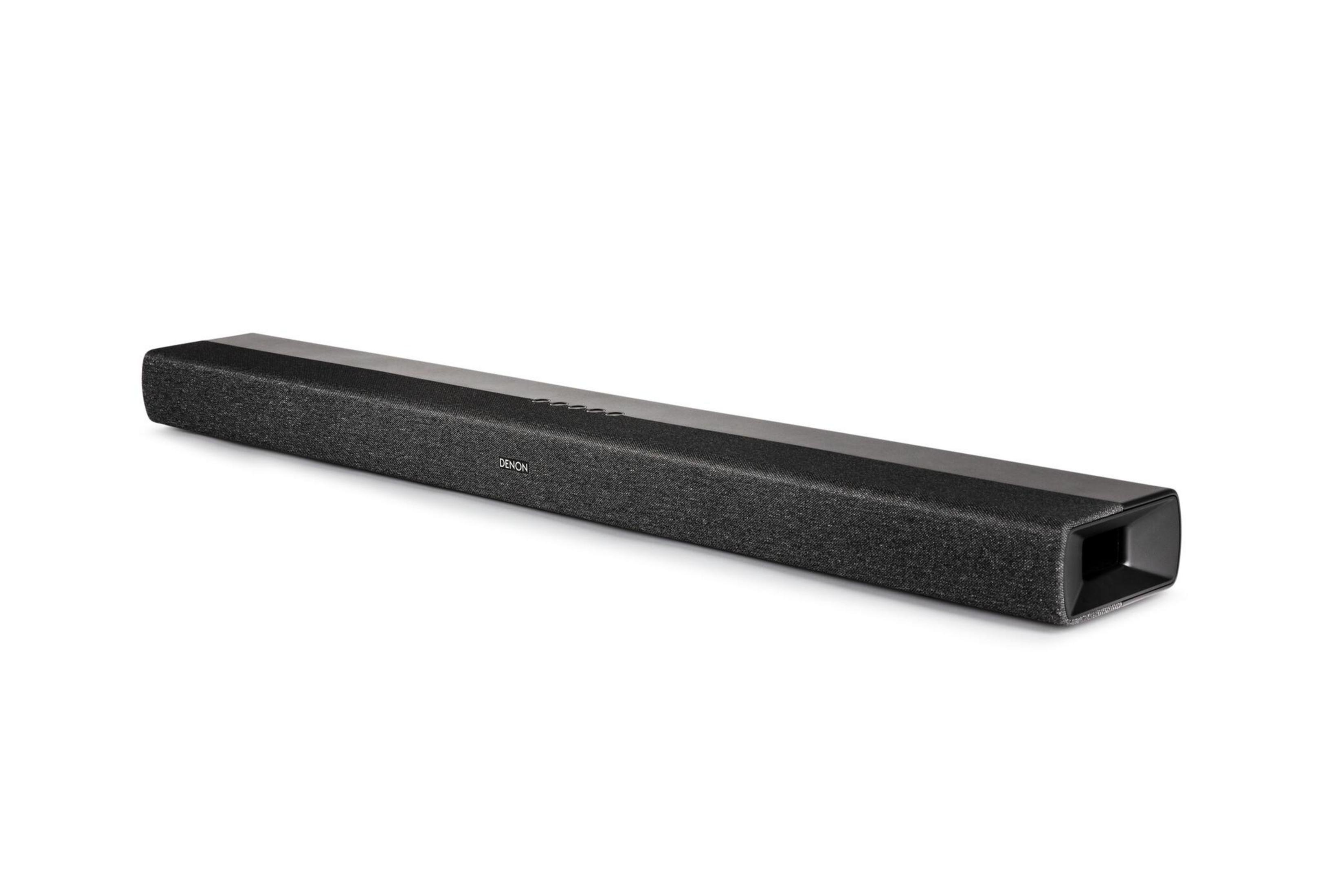 Soundbar nera con il logo 'DENON'. È lunga e rettangolare.