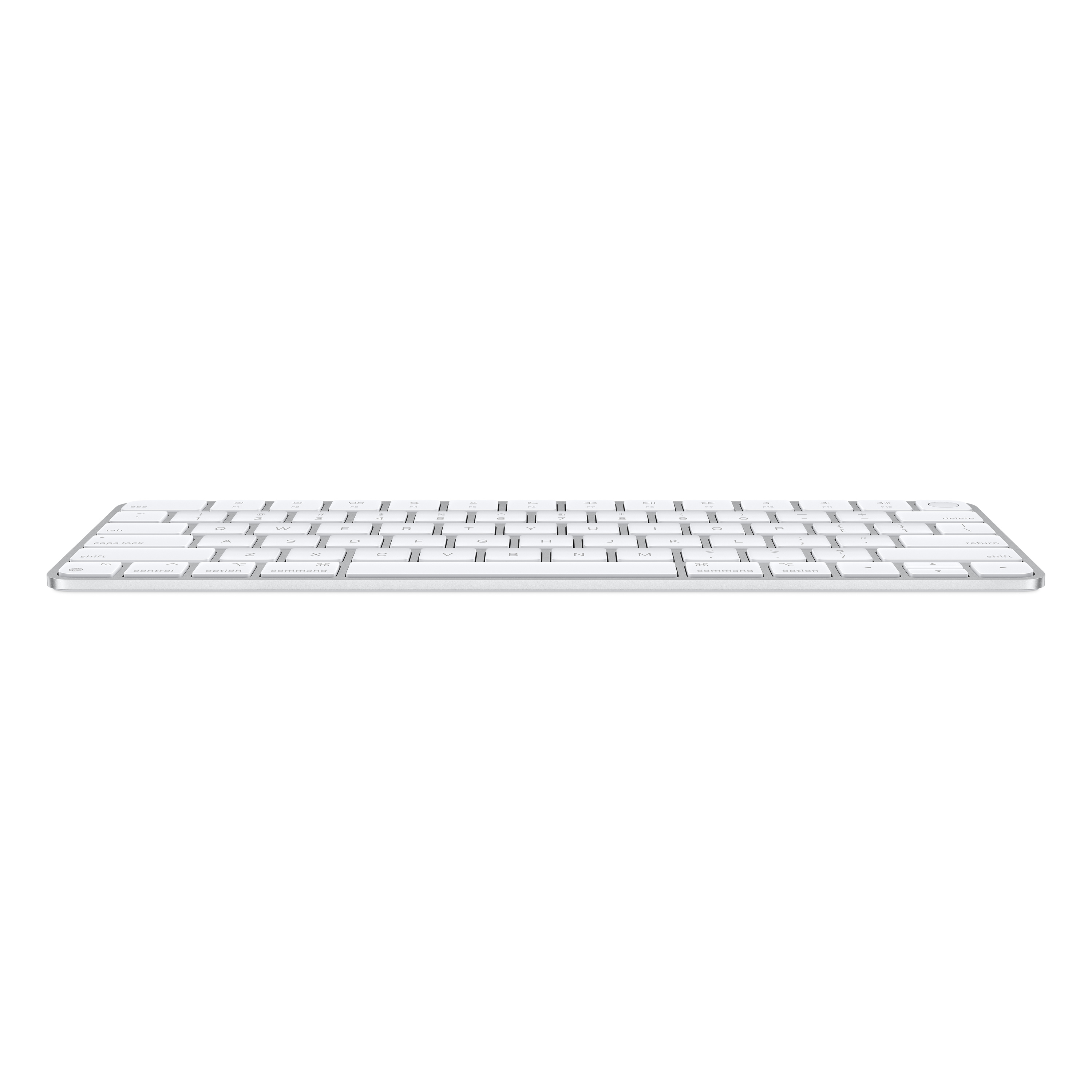 Silberne Apple-Tastatur mit weißen Tasten, niedriger Winkel, vor weißem Hintergrund.
