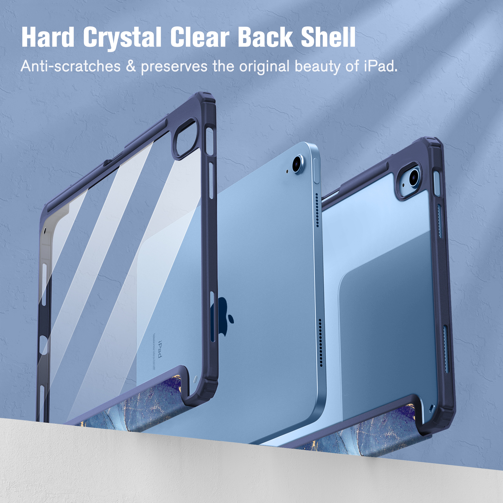 iPad-Hüllen mit durchsichtigem Rücken und ein blaues iPad werden gezeigt. Hüllen auf blauer Oberfläche.