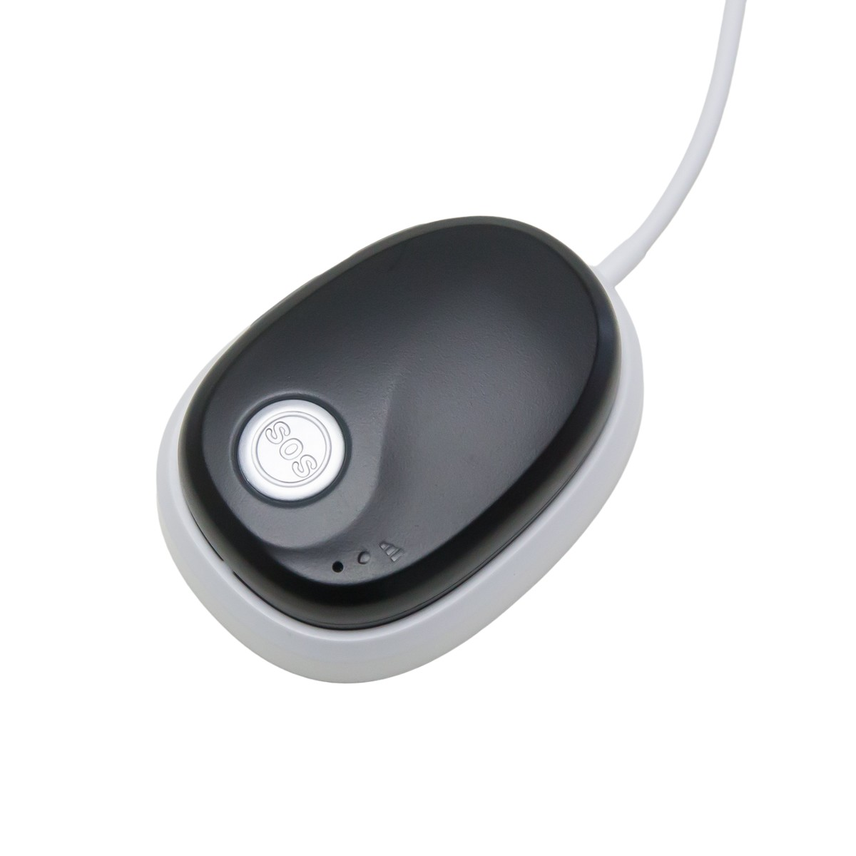 Ein schwarzer, ovaler SOS-Knopf mit weißer Basis und weißem Kabel.