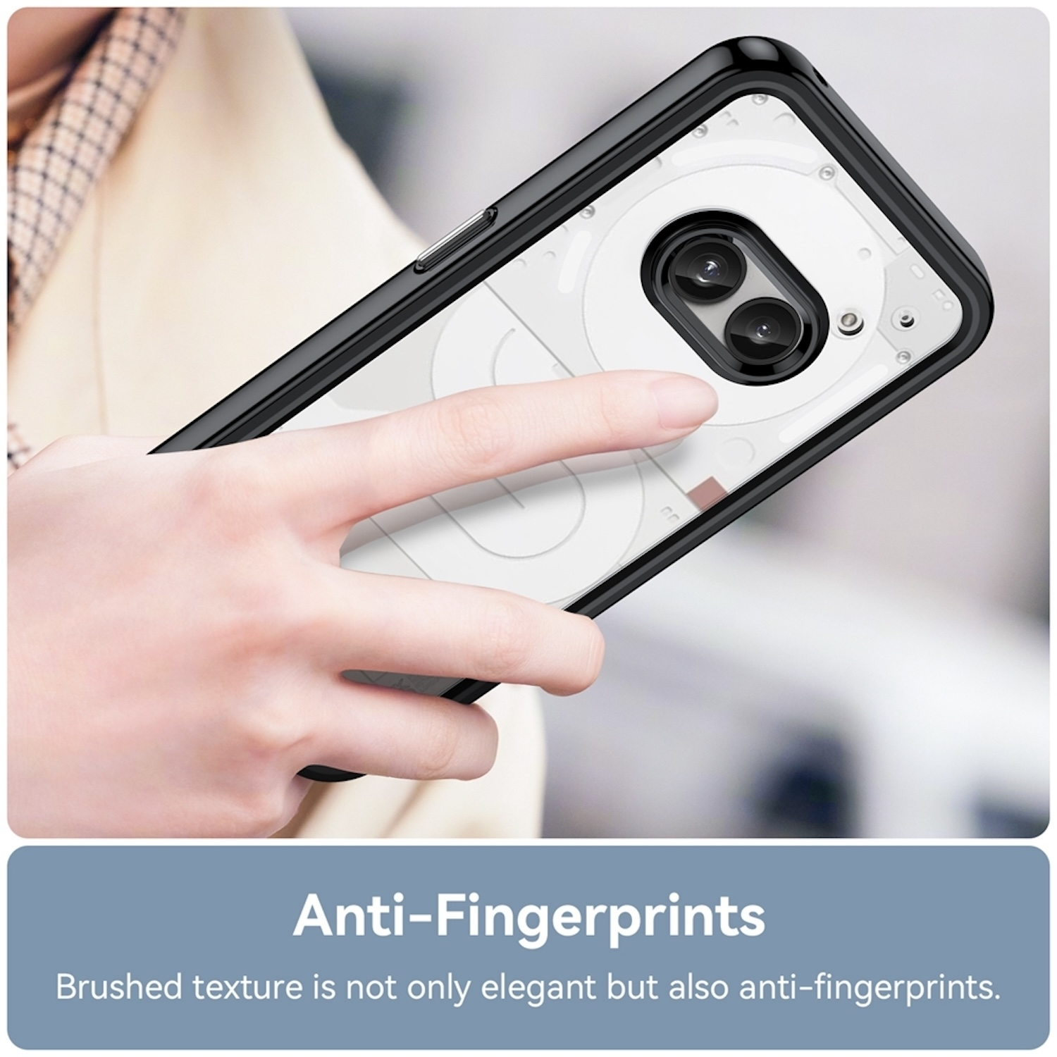Person hält eine Handyhülle, schwarzes Gehäuse mit klarer Rückseite, Text über Anti-Fingerabdrücke.
