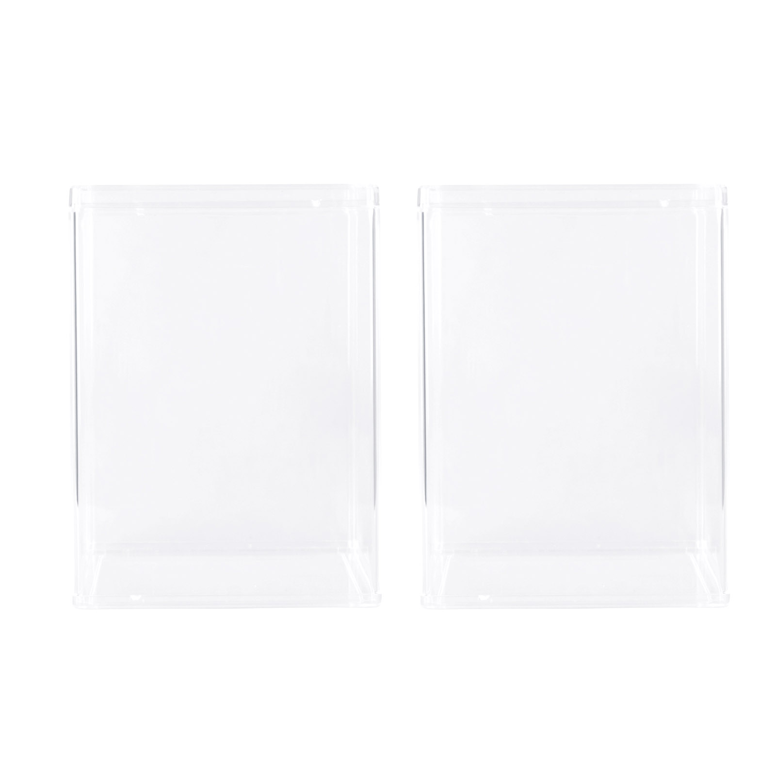 Zwei leere, transparente Kunststoffboxen. Sie sind rechteckig und transparent.