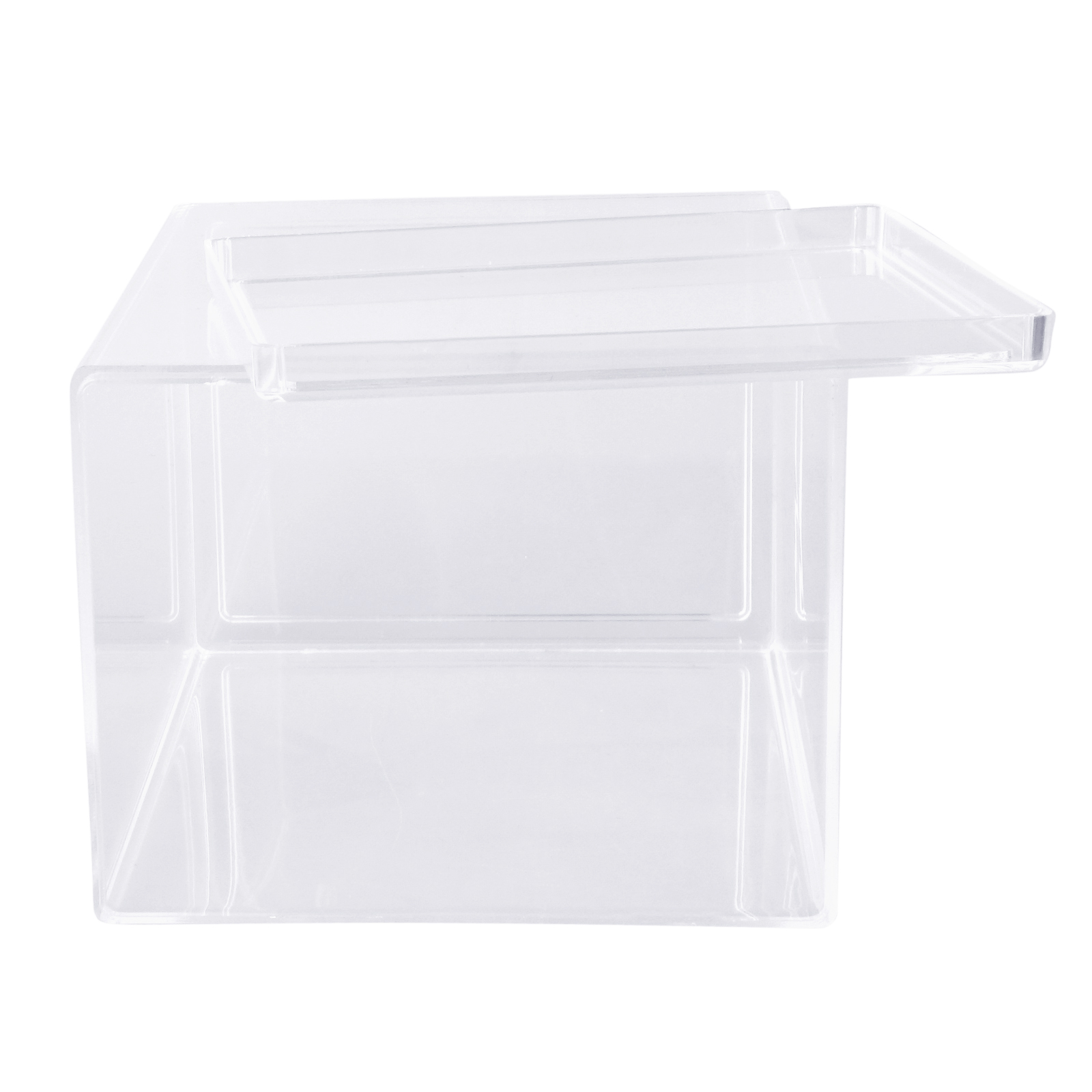 Eine transparente Acrylbox mit teilweise geöffnetem Deckel, vor weißem Hintergrund.
