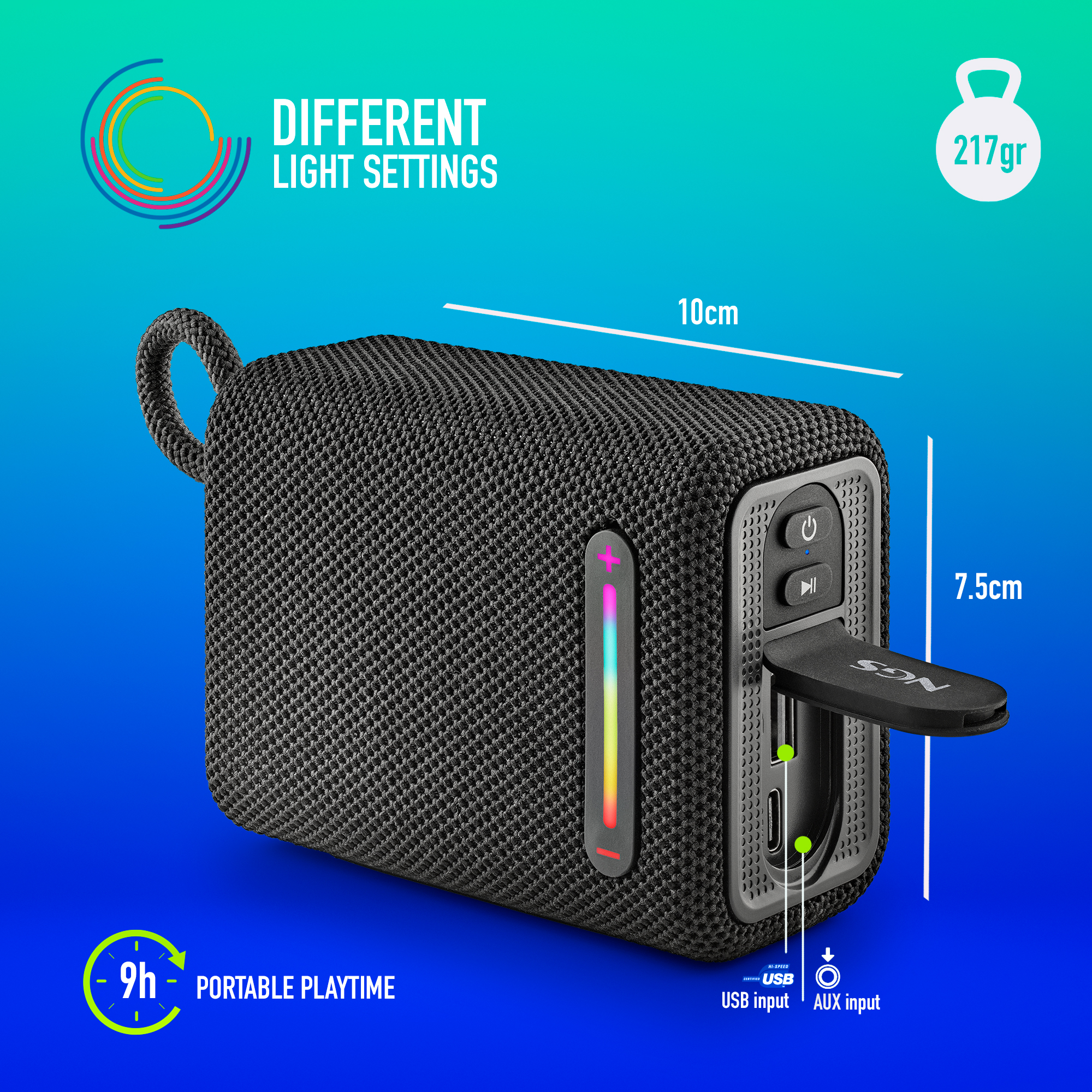 Czarny głośnik z wymiarami. Tekst: 'Different Light Settings' i 'Portable Playtime'.