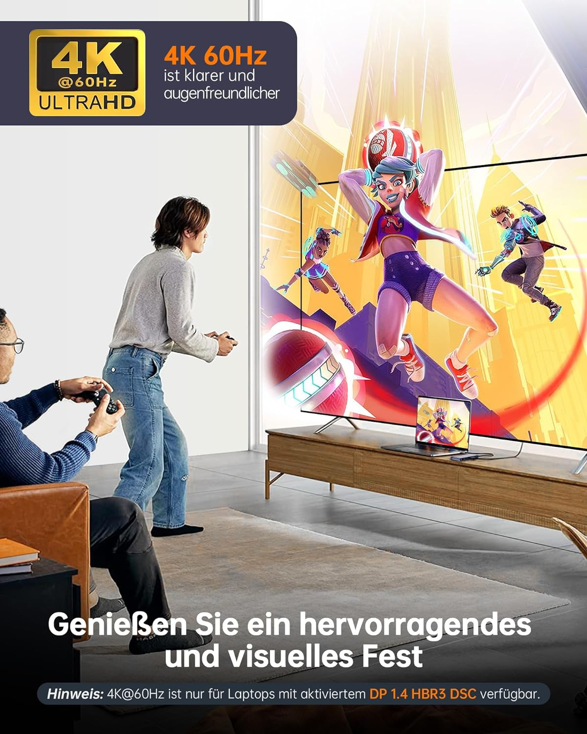 Leute spielen Videospiele vor einem Fernseher mit einer bunten animierten Szene. Text auf Deutsch.