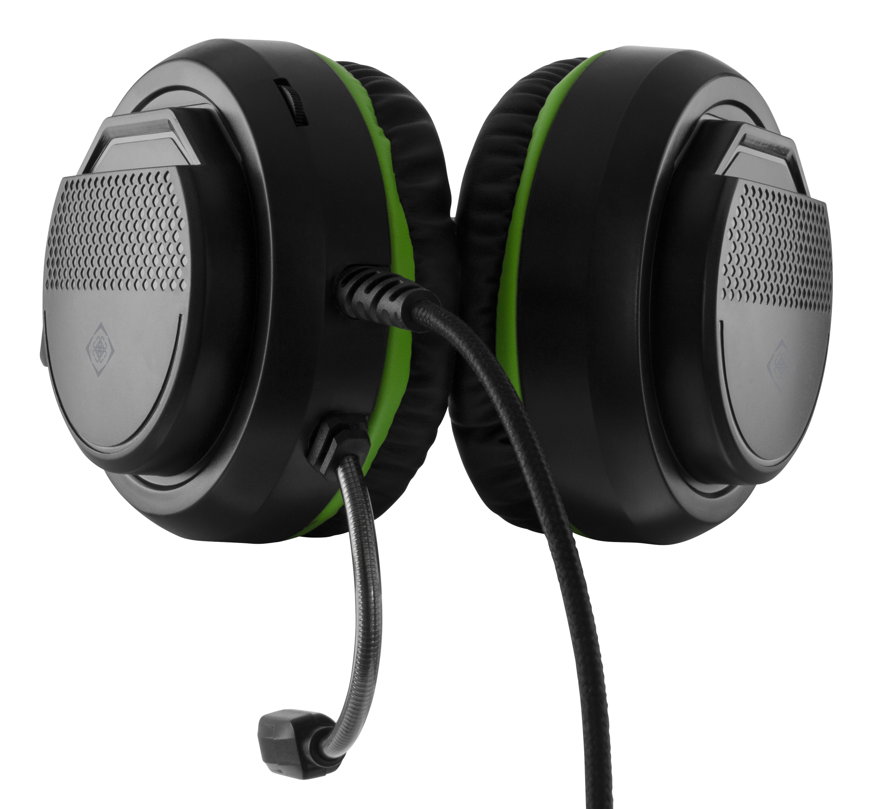 Schwarzes und grünes Gaming-Headset mit Mikrofon. Weißer Hintergrund.