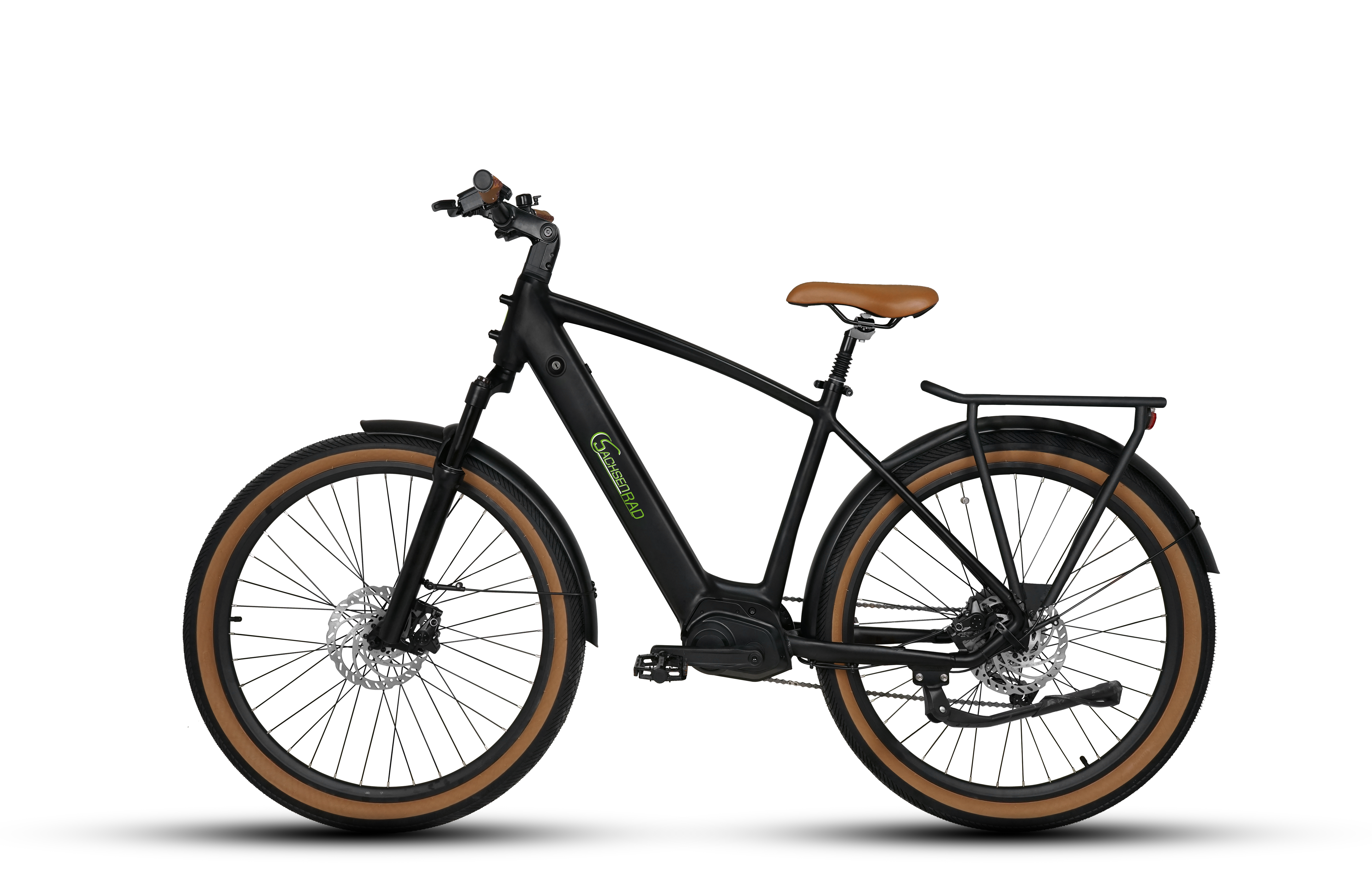 Schwarzes Elektrofahrrad mit braunen Reifen und Sitz, auf weißem Hintergrund, Seitenansicht.