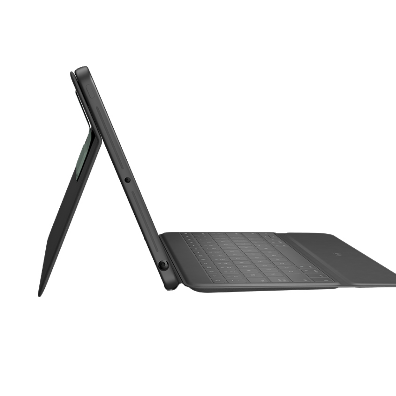 Un tablet nero con una cover per tastiera, in vista laterale.