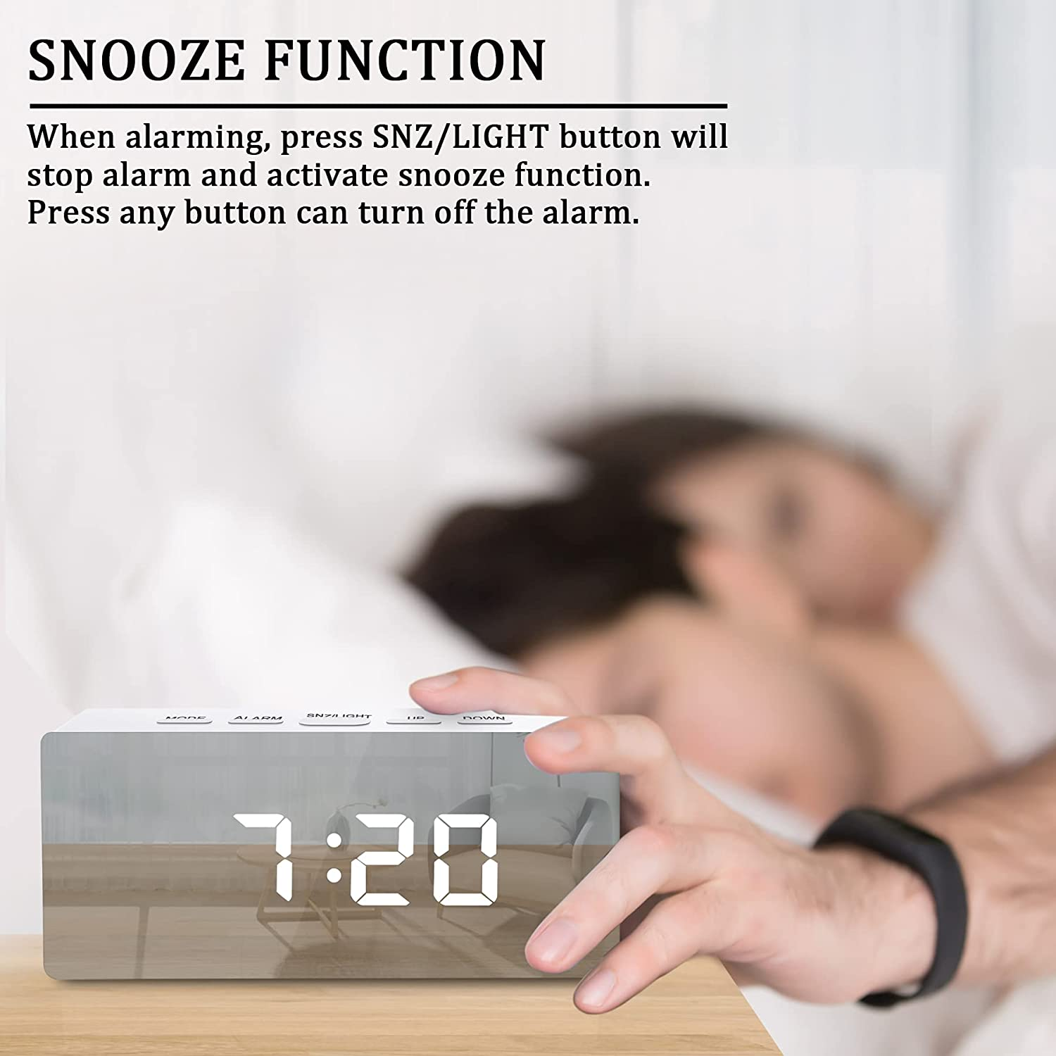 Biały cyfrowy budzik wyświetlający 7:20, z rozmytą osobą w łóżku.