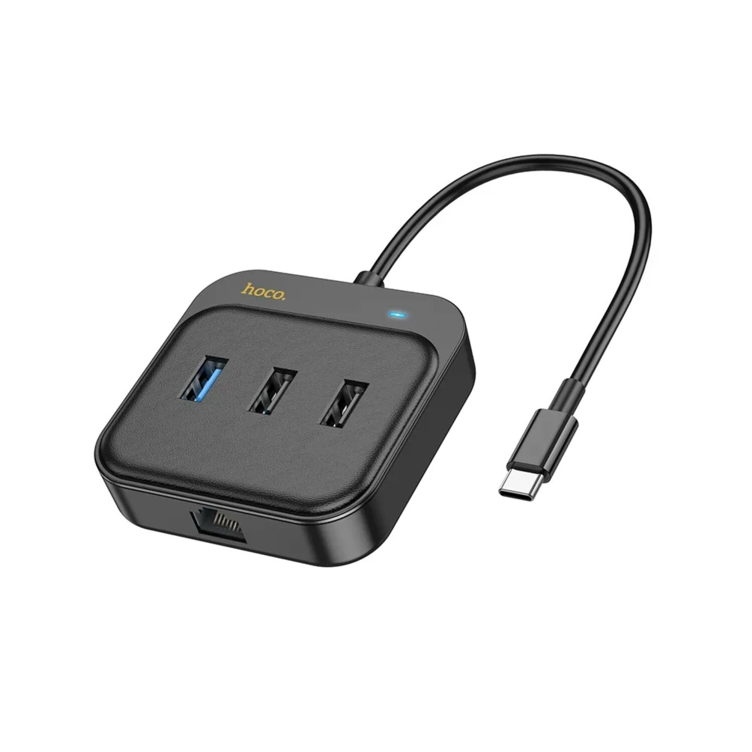 Schwarzer USB-Hub mit drei USB-Anschlüssen und einem USB-C-Anschluss. Isoliert auf Weiß.