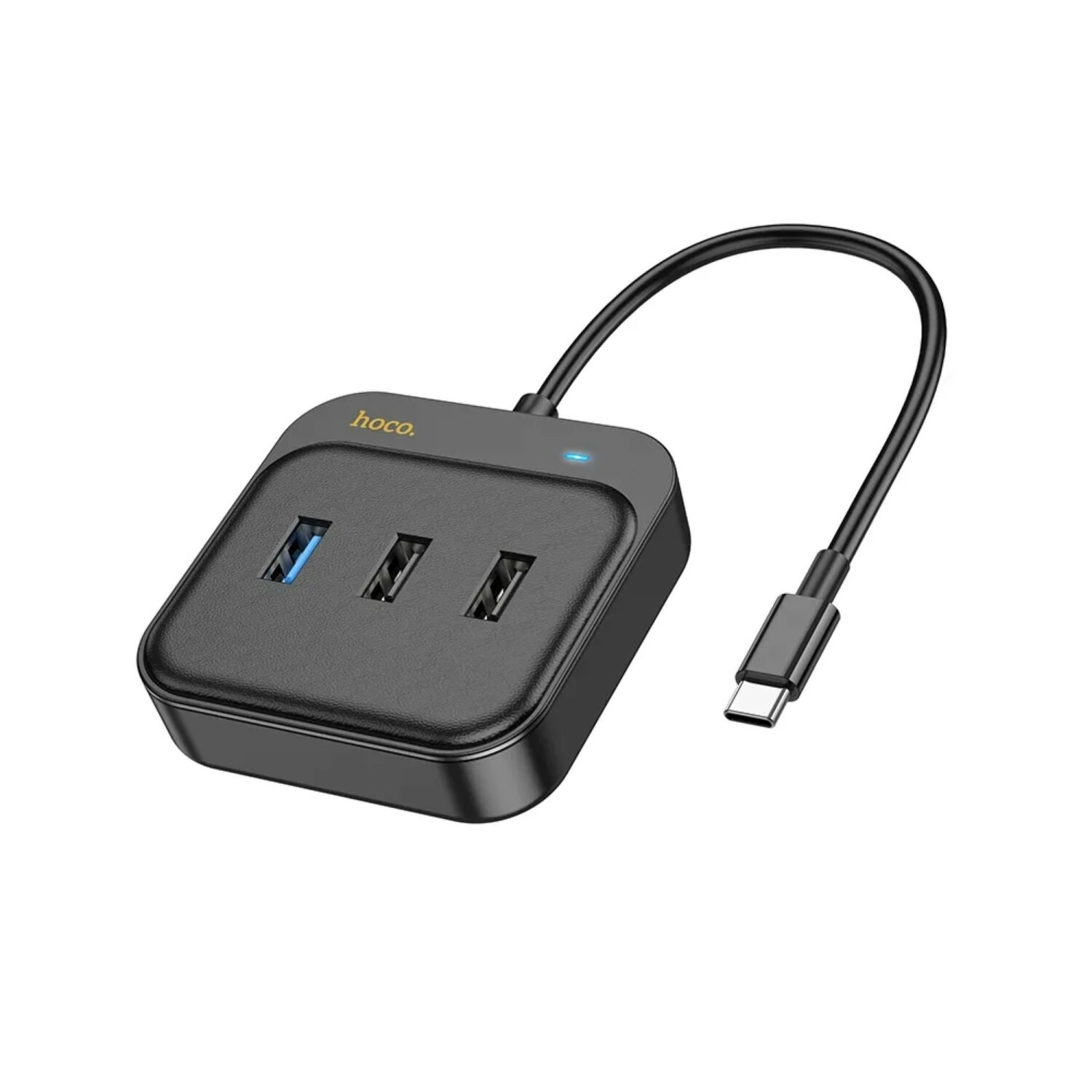 Schwarzer USB-Hub mit 3 USB-Anschlüssen. Ein USB-C-Kabel ist an den Hub angeschlossen. Weißer Hintergrund.
