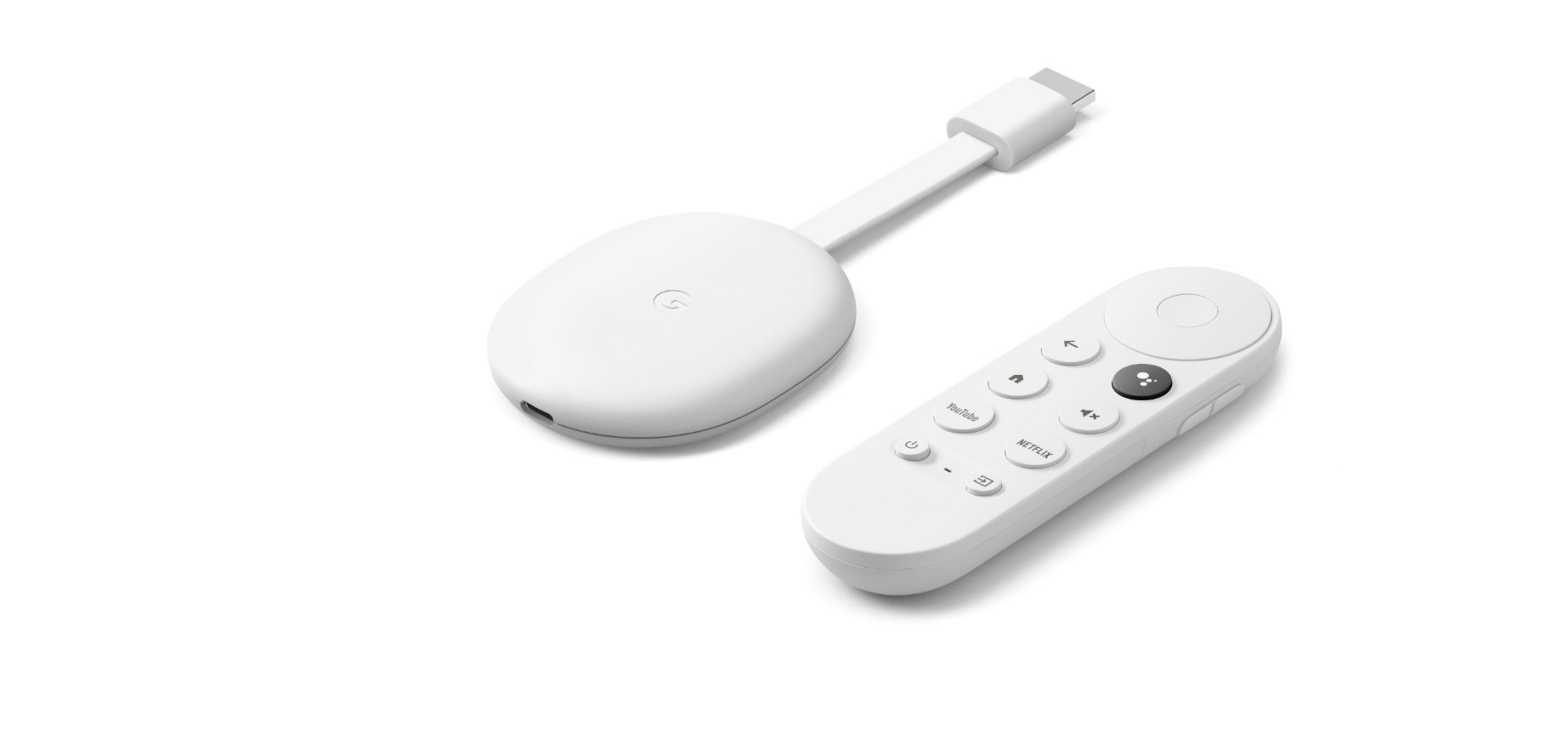 Weißes Chromecast-Gerät und Fernbedienung auf weißem Hintergrund.