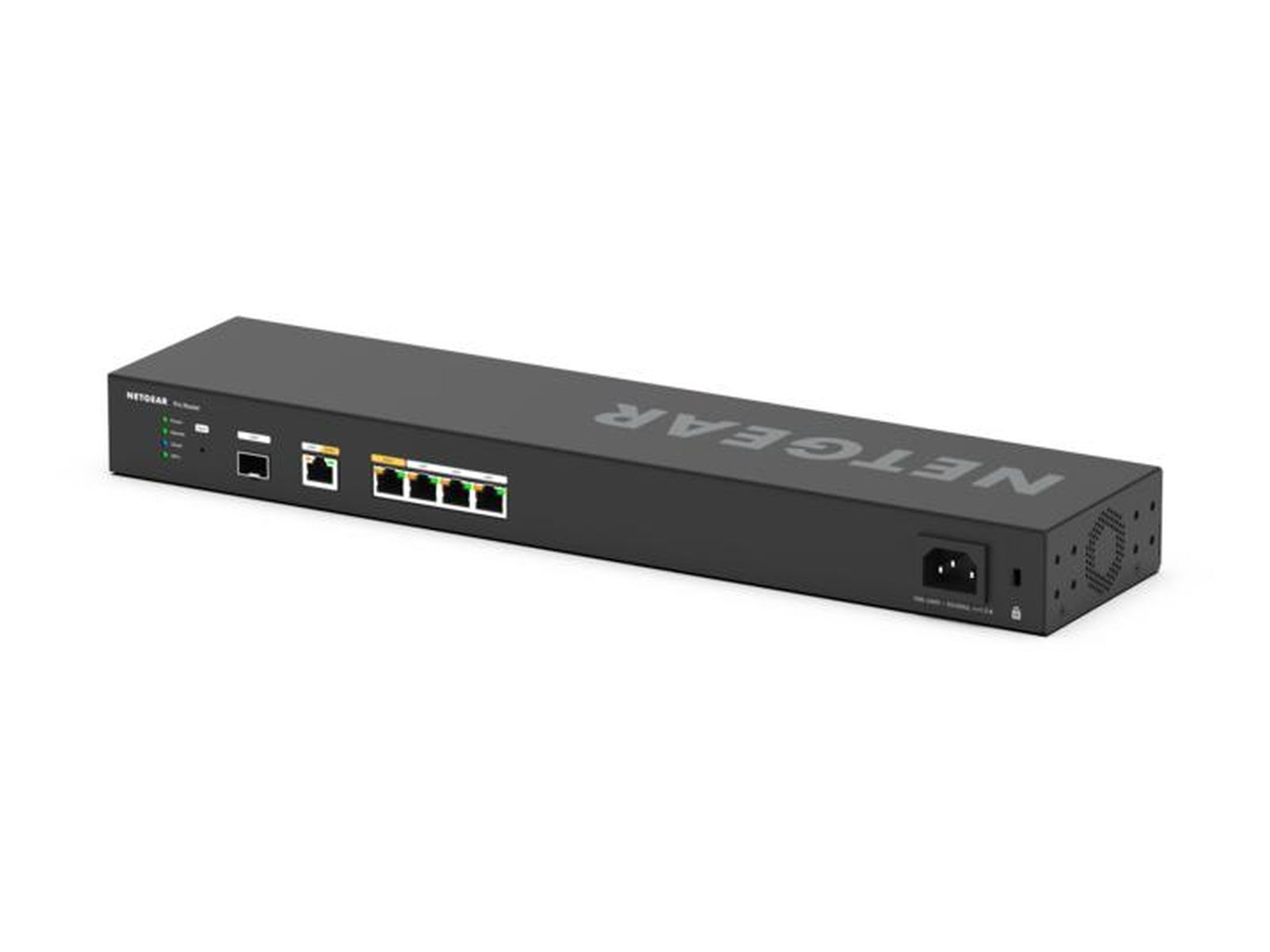Schwarzer Router mit Anschlüssen und Stromeingang. Die Marke ist NETGEAR. Auf weißem Hintergrund.