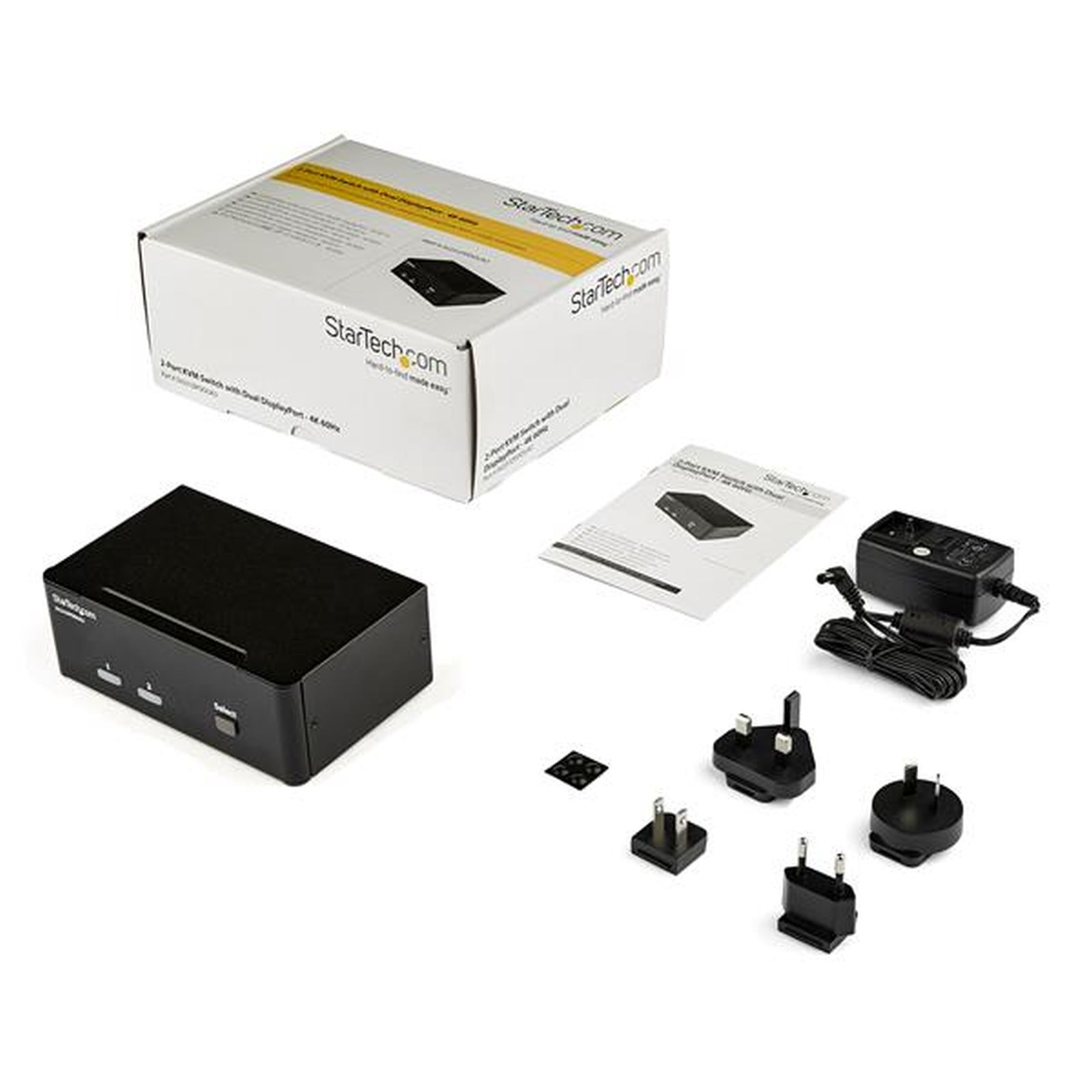 Una caja de producto StarTech.com y accesorios, incluidos adaptadores de corriente y cables.