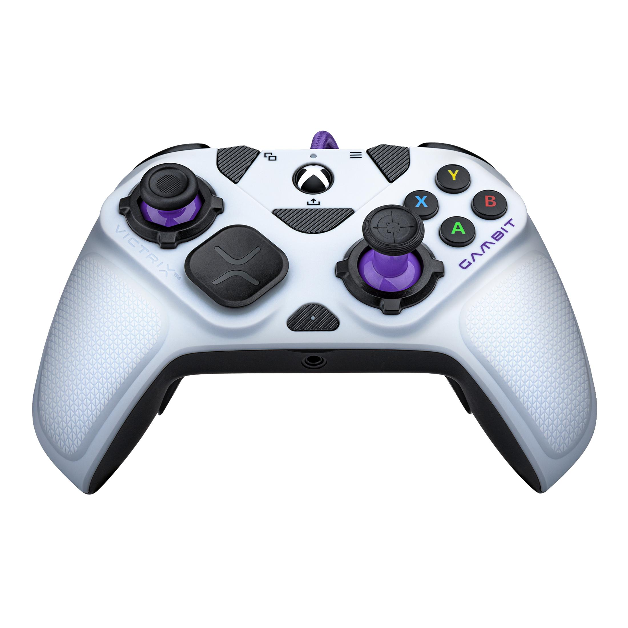 Un controller Victrix Gambit bianco per Xbox con dettagli e pulsanti viola su sfondo bianco.