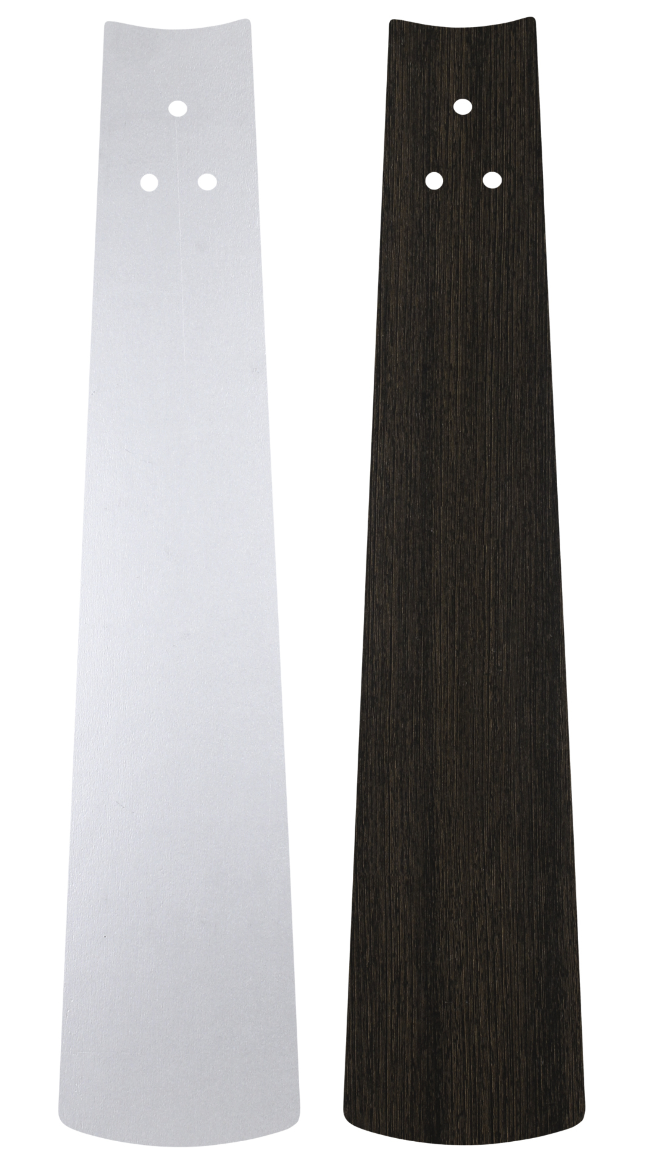 Due pale del ventilatore a soffitto. Una bianca, una in legno scuro, con fori preforati per il fissaggio.